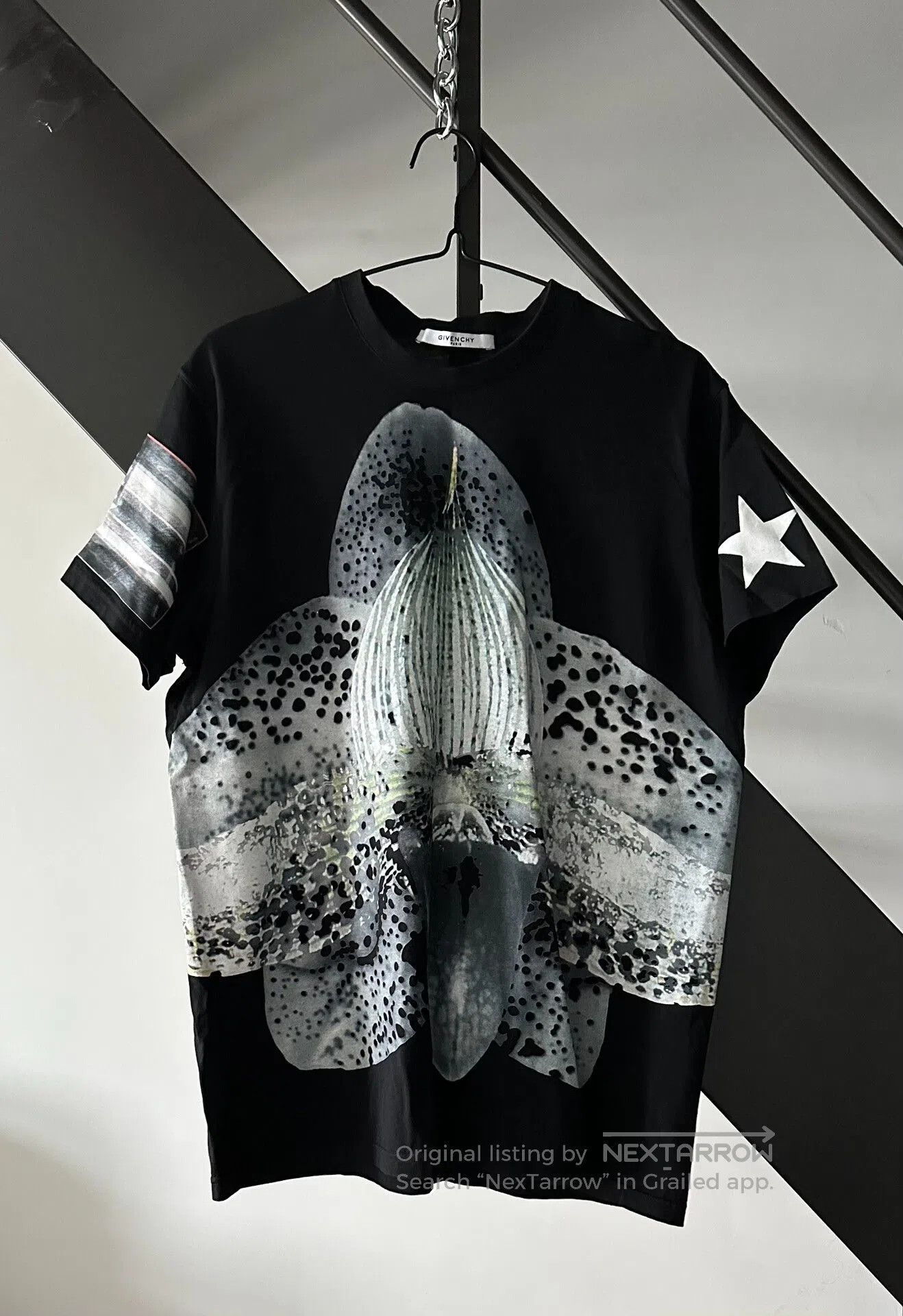 Givenchy Givenchy Orchid T-Shirt for Oversized Wear. Size US M / EU 48-50 / 2 - 1 Thumbnail