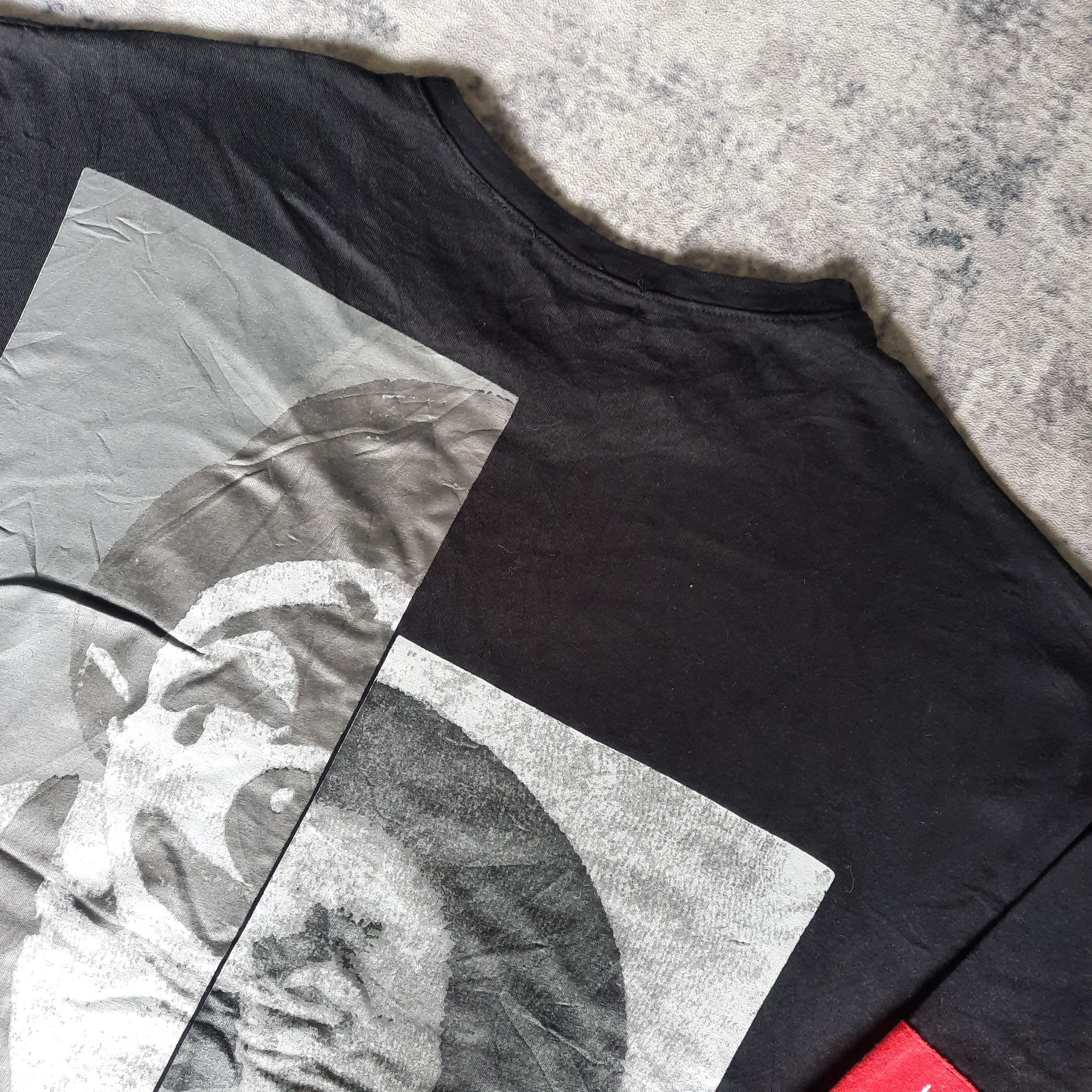 Japanese Brand 🌟Eddie original joker vs che guavara art tshirt Size US L / EU 52-54 / 3 - 4 Thumbnail