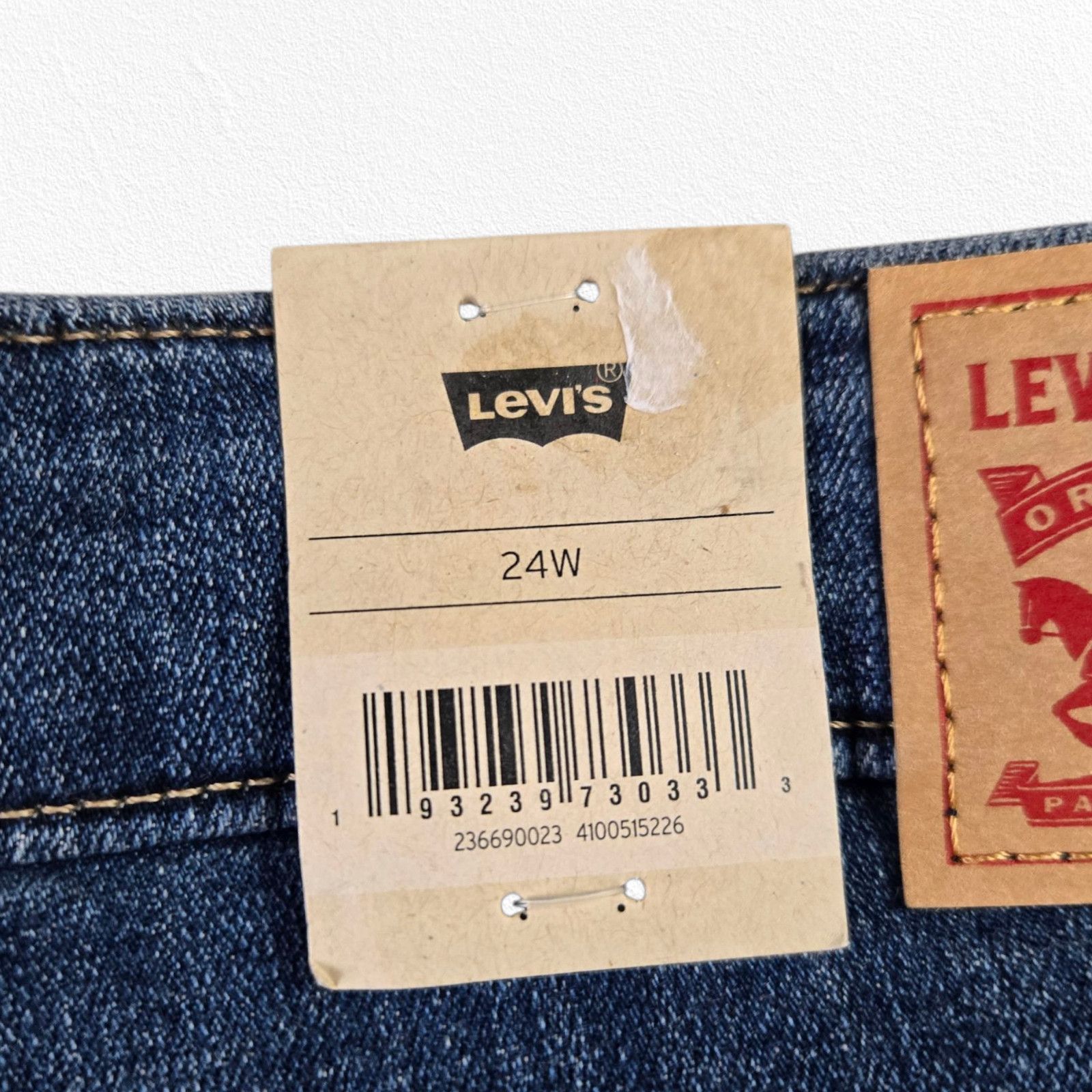 Levi's Levi's Medium Classic Mid-Length Distressed Shorts Size 24W Size 37" - 9 Thumbnail