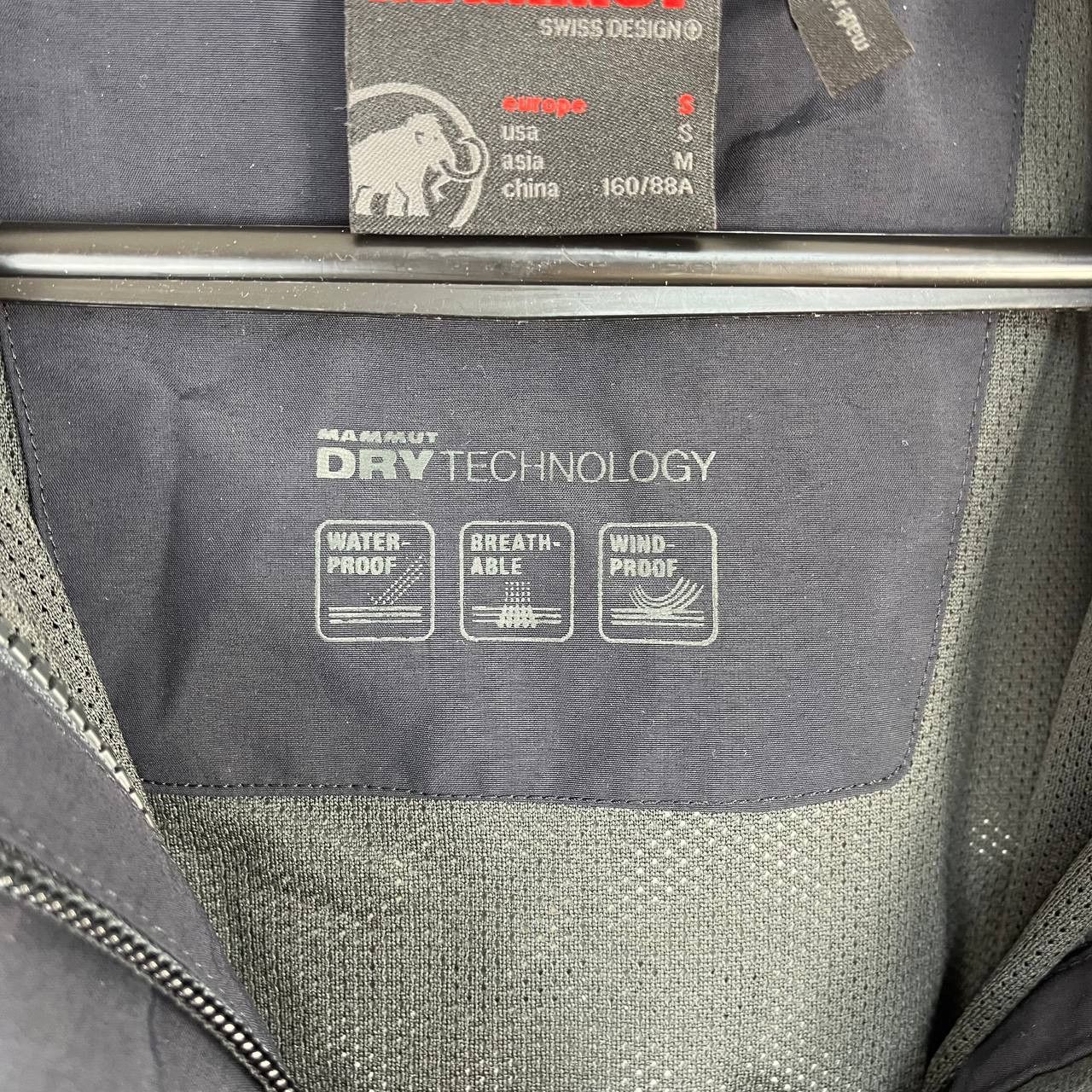 Mammut Mammut DRYtech Waterproof Jacket Hooded Navy Hiking Shell S Size US S / EU 44-46 / 1 - 7 Thumbnail