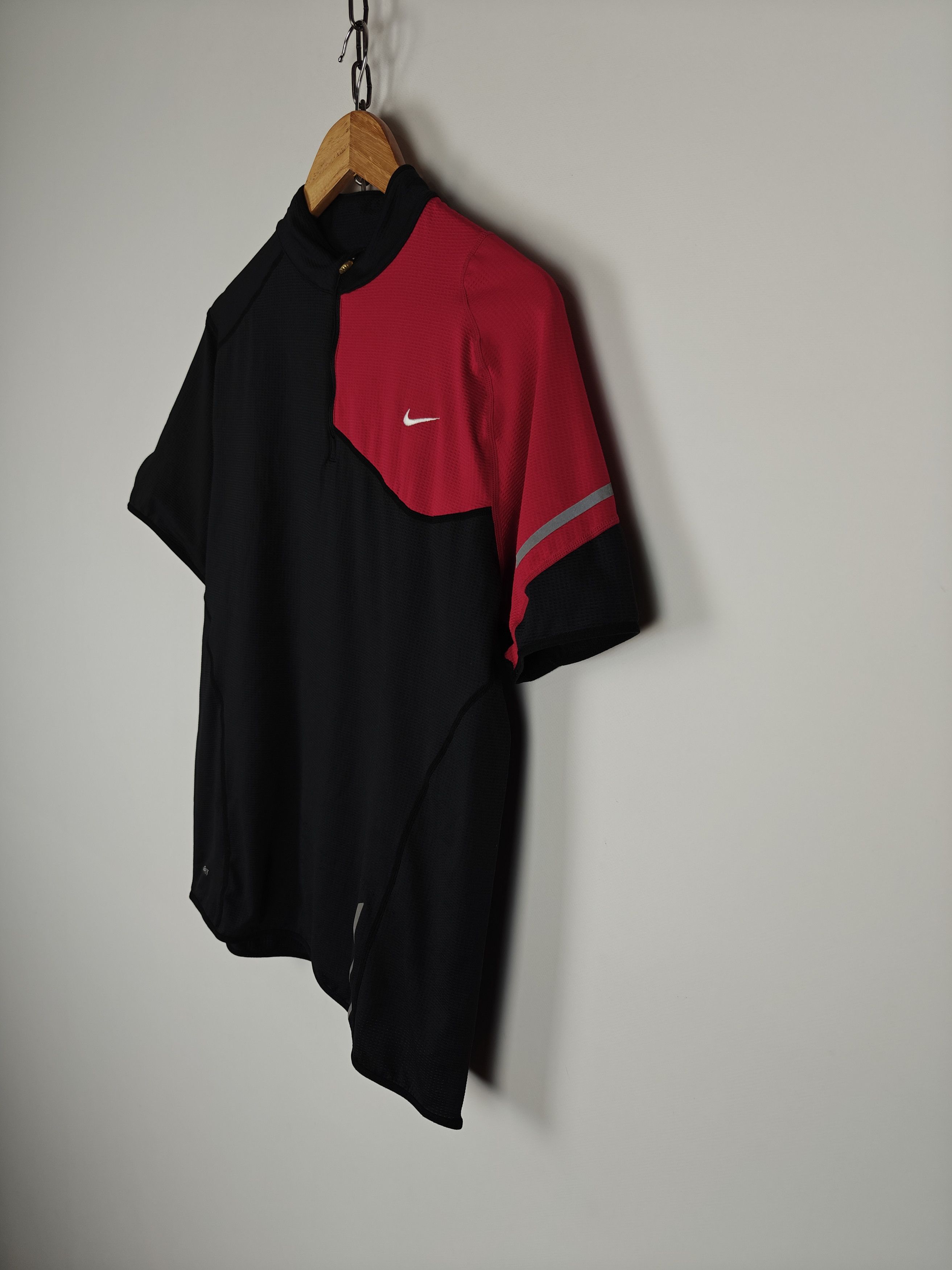Nike Nike Dry Fit Training Jersey Black/Red size L Size US L / EU 52-54 / 3 - 6 Thumbnail