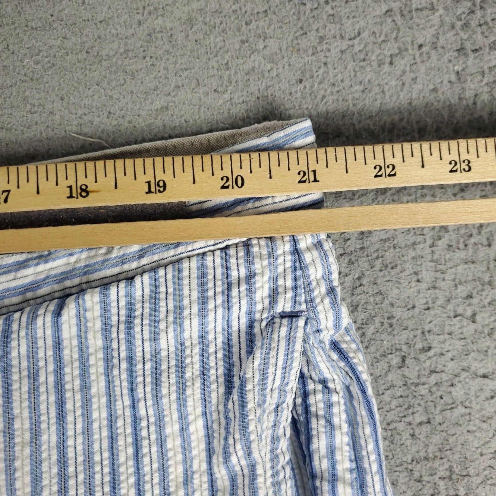 Tommy Bahama VINTAGE Tommy Bahama Shorts Men Size 42 Blue Striped Seersucker Flat Front Chino Size US 42 / EU 58 - 4 Thumbnail