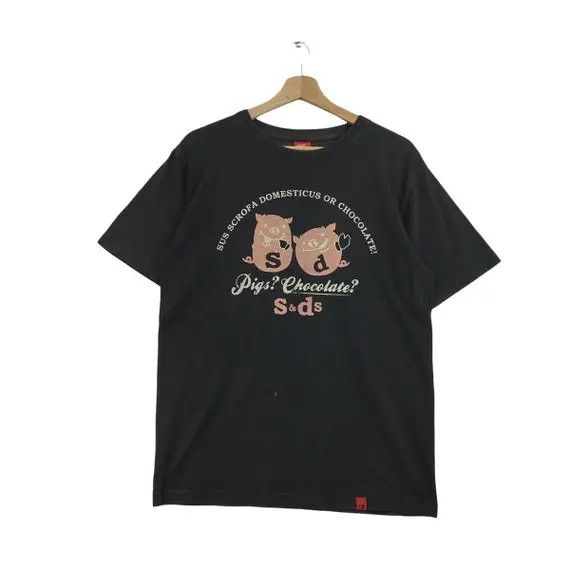 Studio D'Artisan Vtg 90’ STUDIO D’ARTISAN JAPAN Pigs Chocolate Tee Shirt Size L / US 10 / IT 46 - 1 Thumbnail