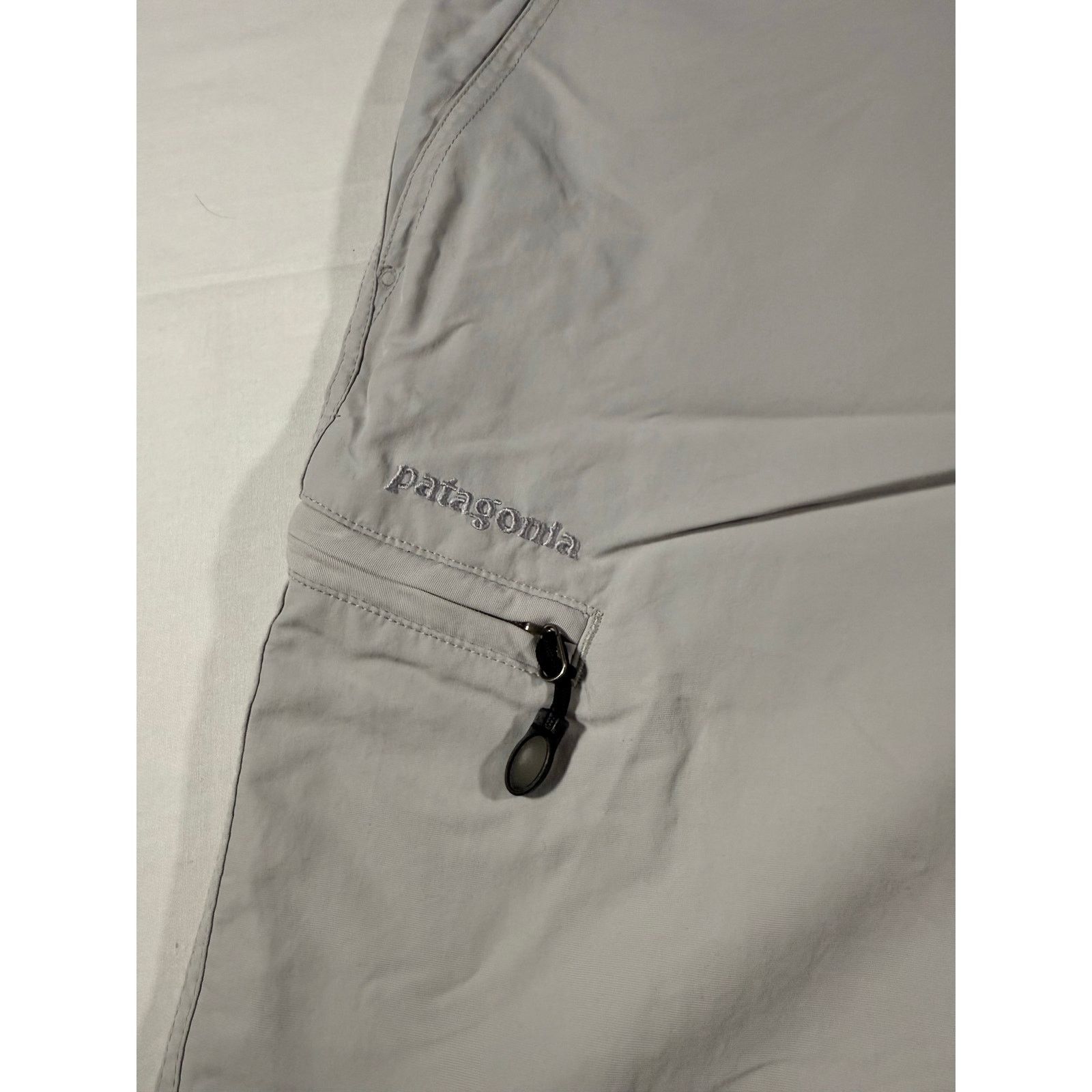 Patagonia Patagonia Men’s XL Gray Nylon Hiking Shorts Lightweight Size US 40 / EU 56 - 2 Thumbnail
