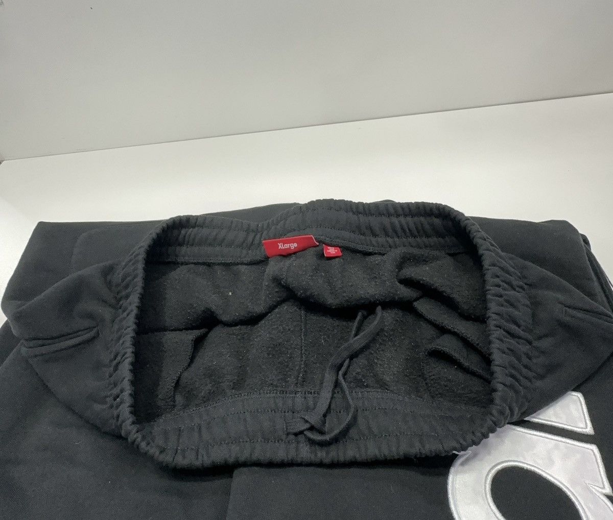 Supreme Supreme FW25 Satin Appliqué sweatpants Size US 34 / EU 50 - 7 Thumbnail
