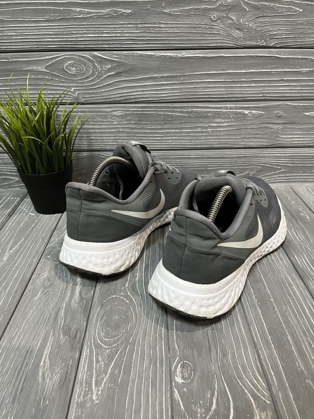 Nike Nike Revolution 5 Men's Sports Shoes 😍 Size US 11 / EU 44 - 3 Thumbnail