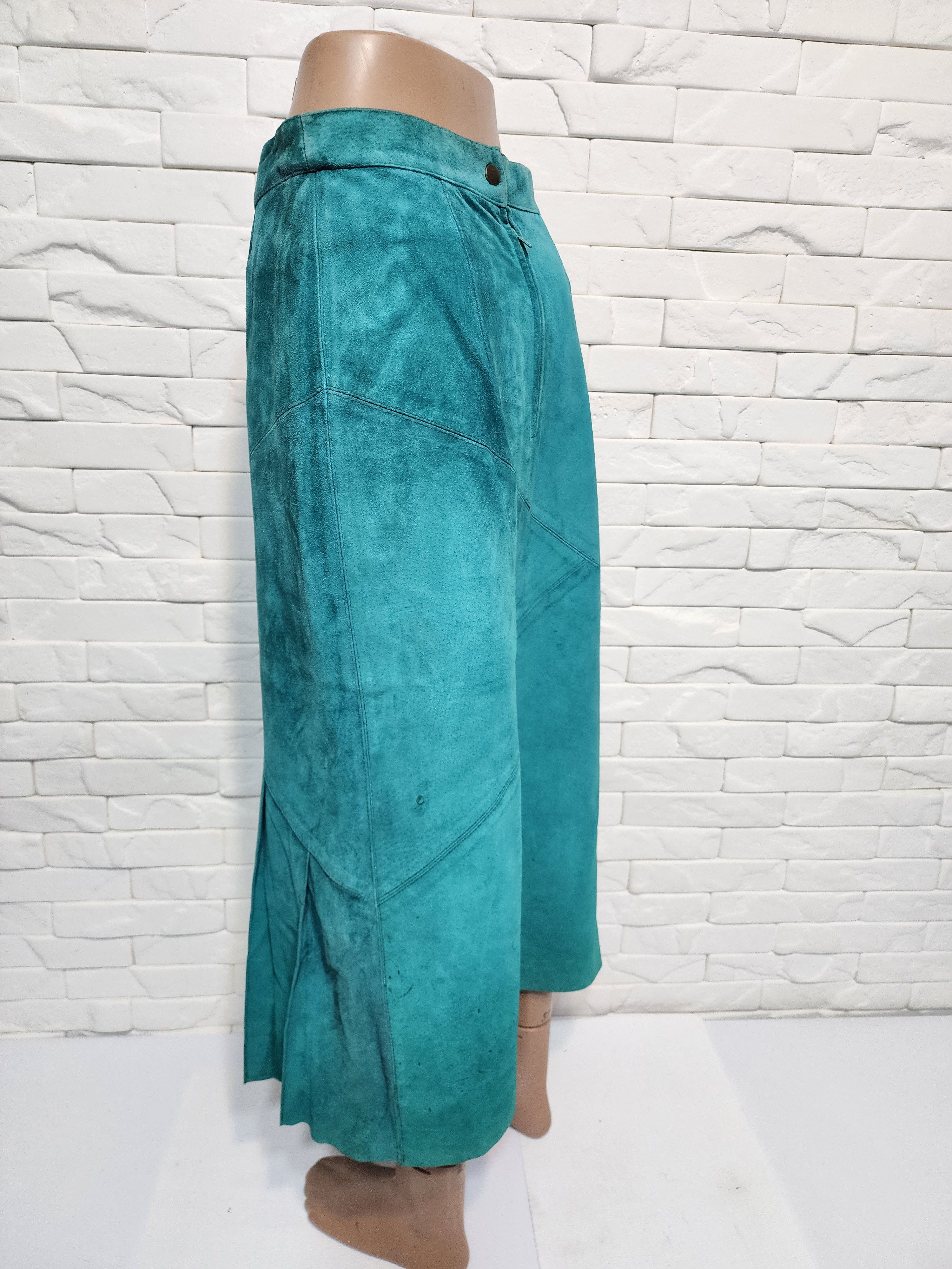 Genuine Leather Green Suede Leather Skirt: 1970s A-Line Size 28" / US 6 / IT 42 - 4 Thumbnail