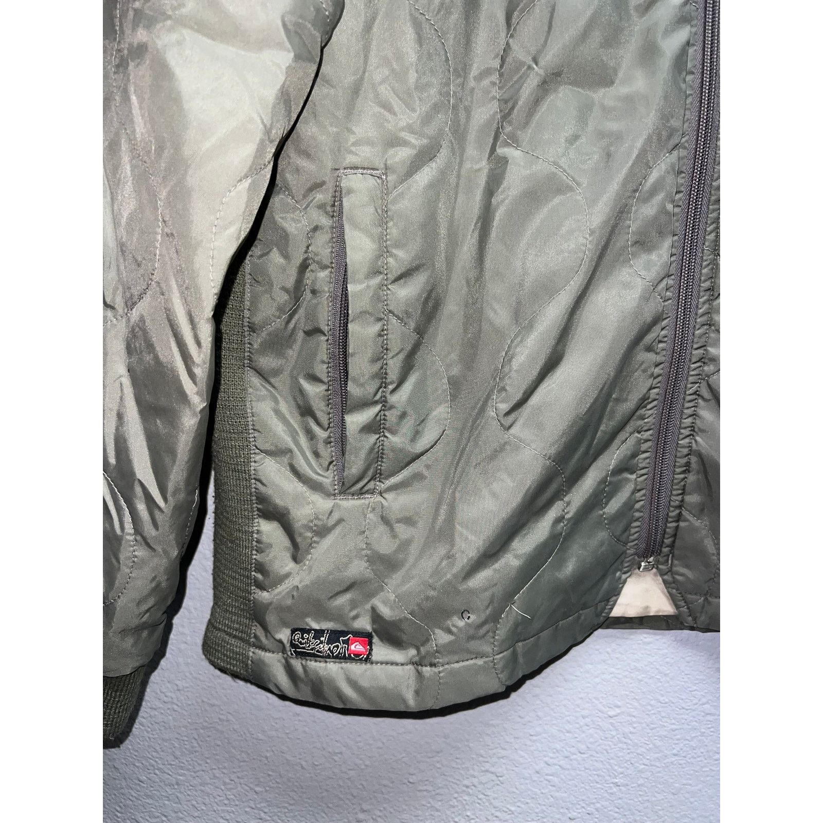 Vintage Vintage Quiksilver Bomber Jacket Quilted Green Full Zip L Size US L / EU 52-54 / 3 - 4 Thumbnail