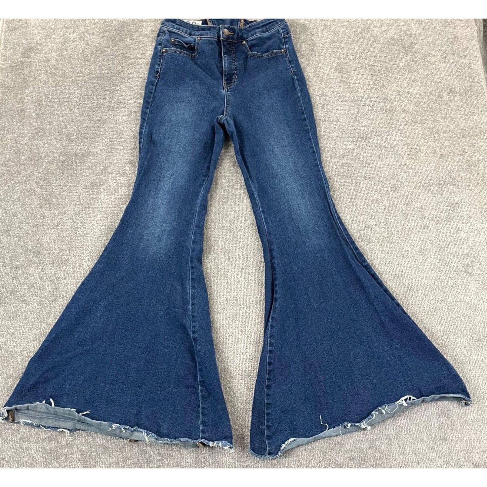 Free People FREE PEOPLE Jeans Womens 28 Ultra Flare Blue Denim Lace Back BOHO 24x31* Size 28" / US 6 / IT 42 - 2 Thumbnail