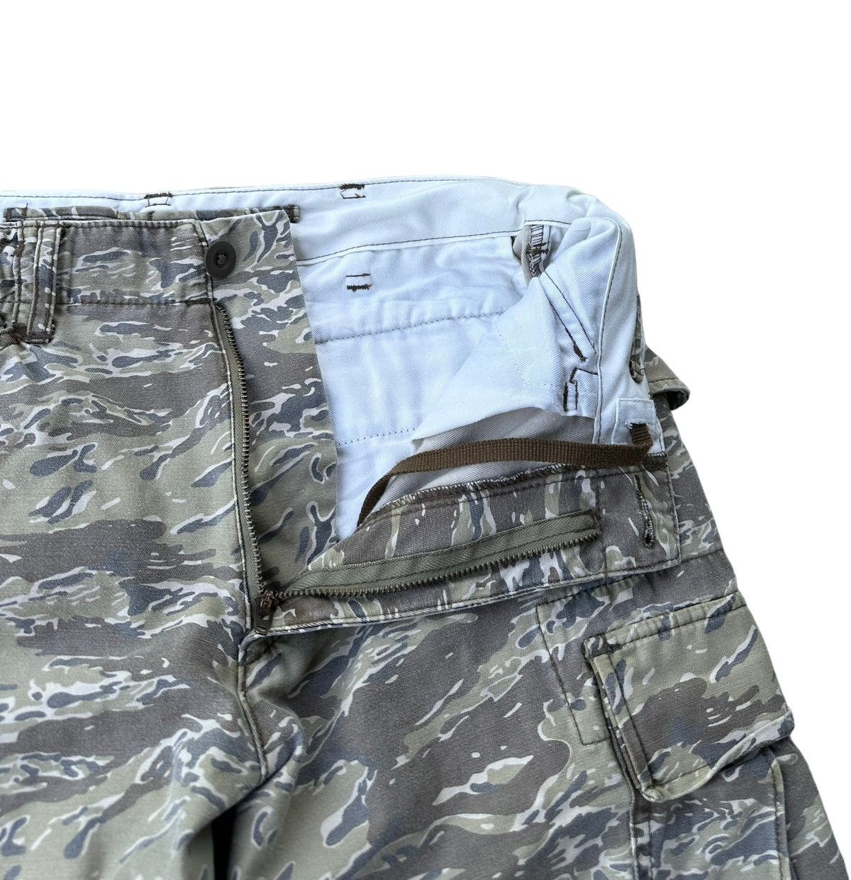 Uniqlo Uniqlo army cargo pants Size US 32 / EU 48 - 2 Thumbnail