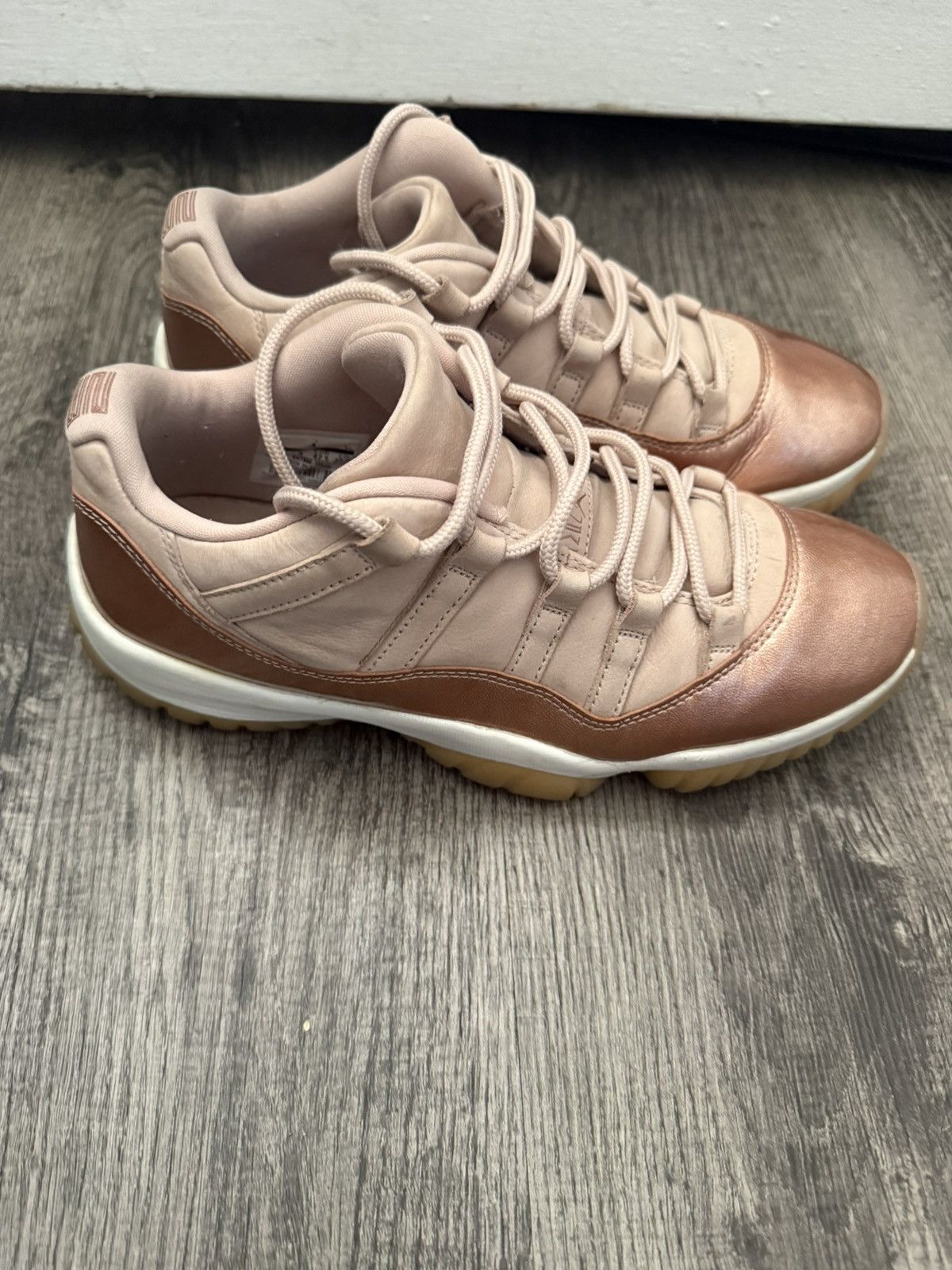 Jordan Brand Jordan 11 low Size US 10.5 / EU 43-44 - 2 Thumbnail