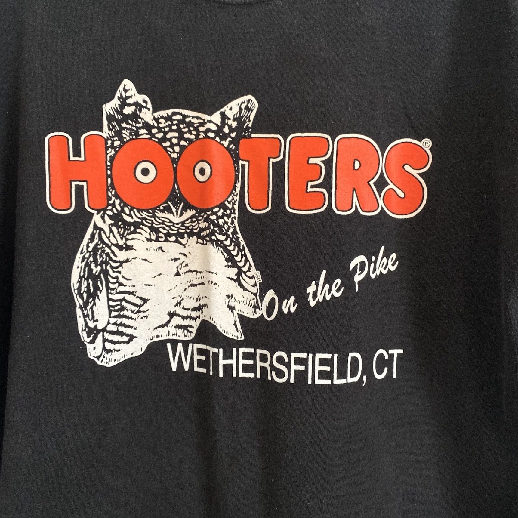 Spell **Vintage Faded Hooters Connecticut Spell Out T-Shirt Black Size XL** User: Vintage Faded Hooters Connecticut Spell Out T-Shirt Size XL Black ** Size US XL / EU 56 / 4 - 4 Thumbnail