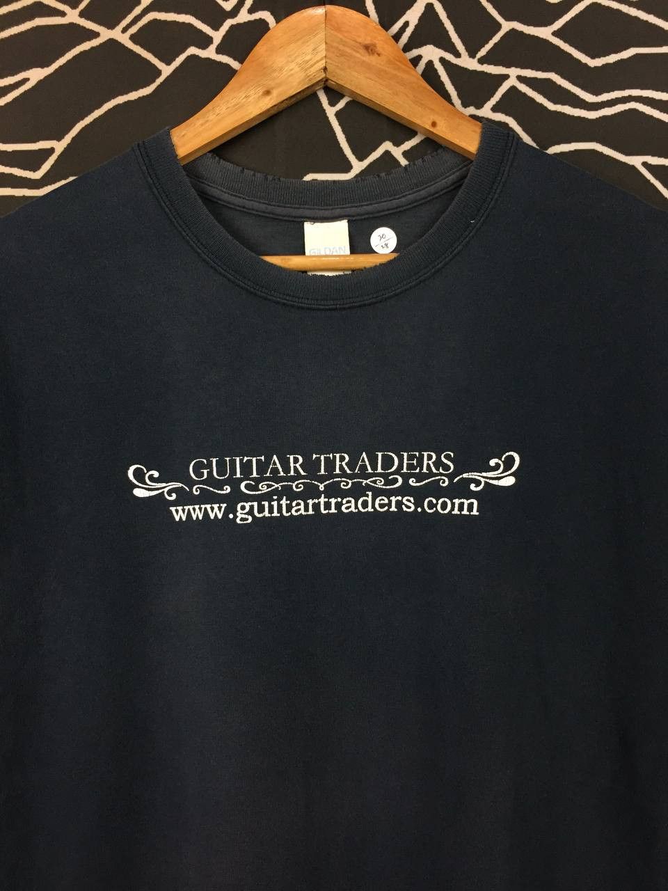 Gildan Guitar Traders Tokyo High-End Guitar Shop Promo Tee Size M Size US M / EU 48-50 / 2 - 3 Thumbnail