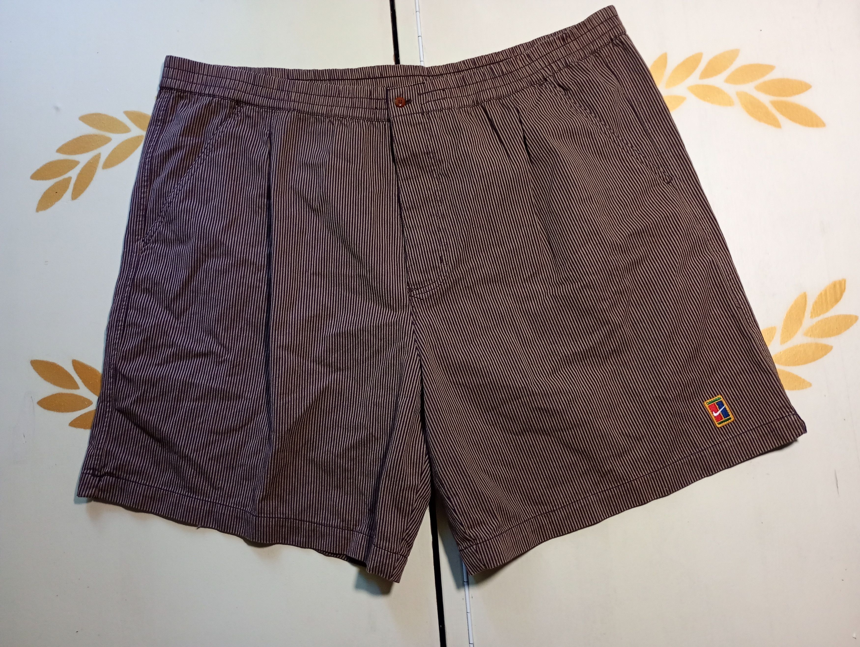 Nike Nike Court Shorts Vintage Size US 40 / EU 56 - 1 Thumbnail