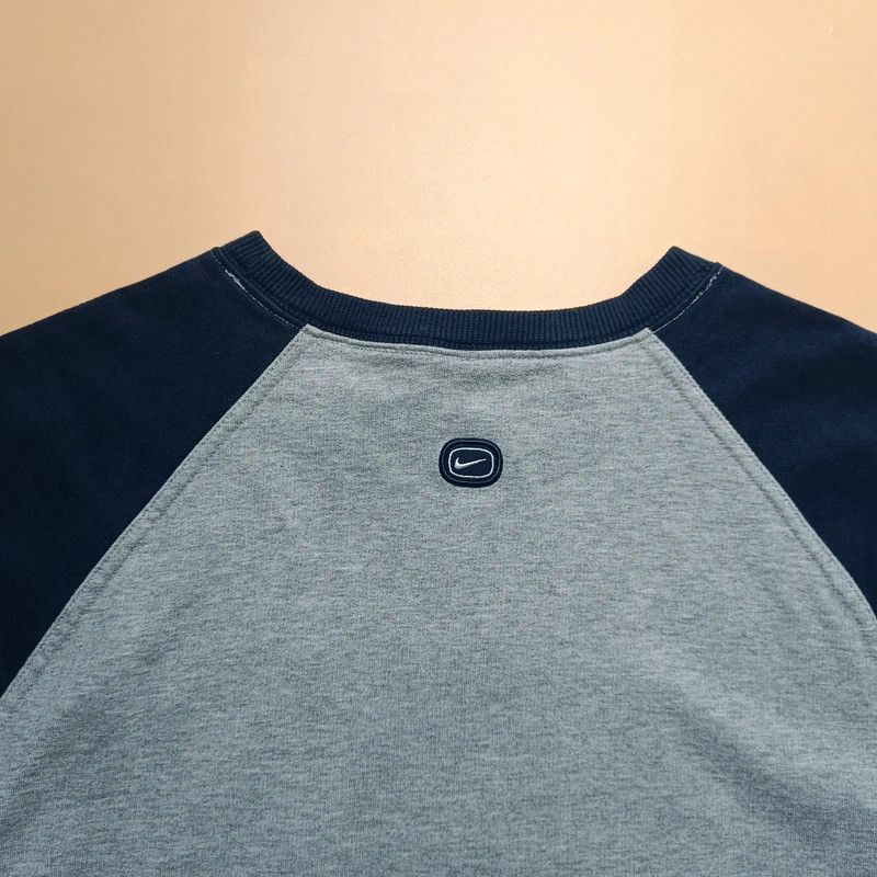 Nike Vintage Y2K NIKE Big Center Swoosh Grey Blue Sweatshirt M Size US M / EU 48-50 / 2 - 13 Thumbnail