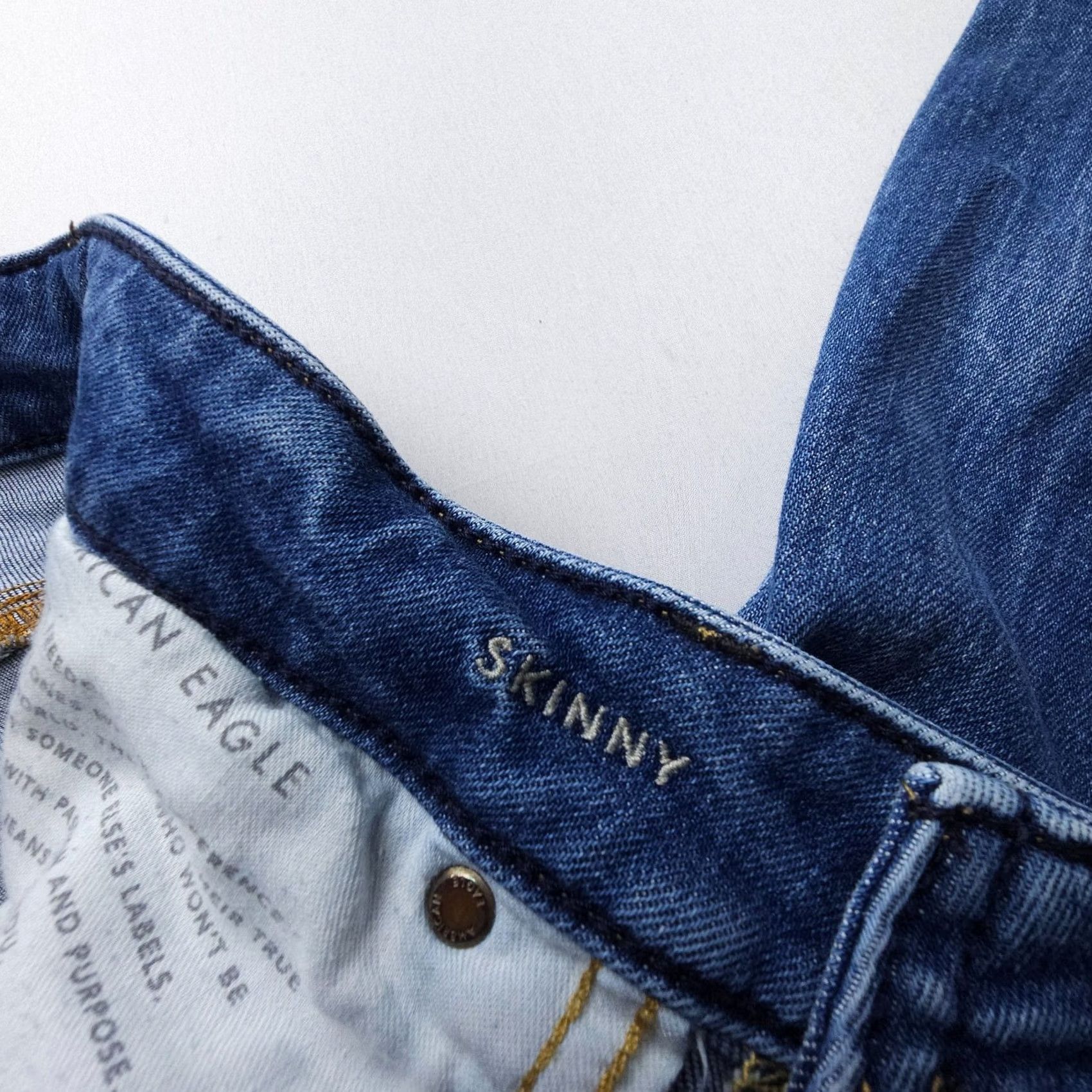 American Eagle Outfitters American Eagle Outfitters Jeans Main Selling Point Slim 32x34 Blue Denim 5-Pocket Mens Regular Leather Logo? Size US 32 / EU 48 - 7 Thumbnail