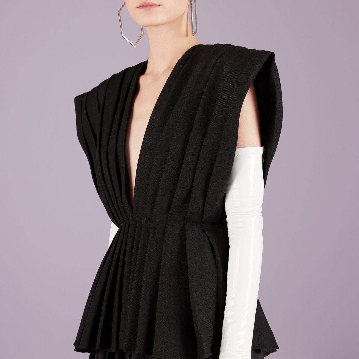 Gucci o1y0925 Wool Pleated Mini Dress in Black Size XS / US 0-2 / IT 36-38 - 2 Thumbnail