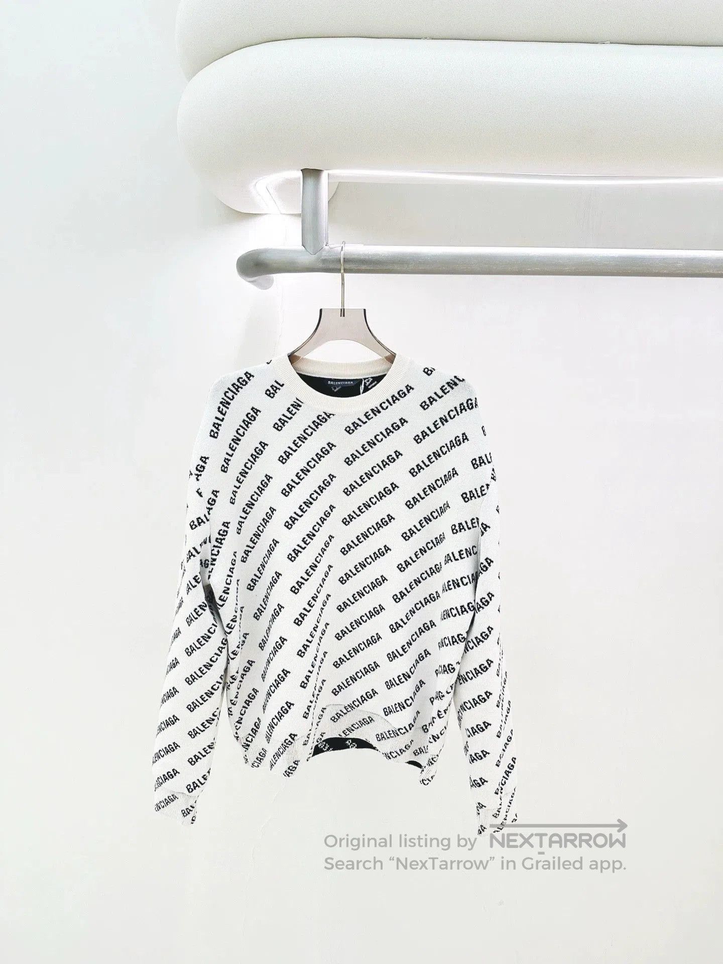 Balenciaga White Sleeveless Printed Top Size M. Size US M / EU 48-50 / 2 - 1 Thumbnail