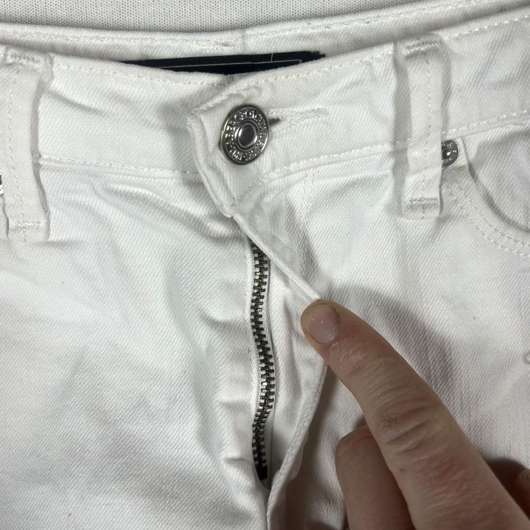 Abercrombie & Fitch Abercrombie & Fitch White Denim Shorts Size 24 A&F Stretch Cheeky Mid Rise Shirt Womens Shorts White Denim Stretch 24 Size 42" / US 20 - 2 Thumbnail