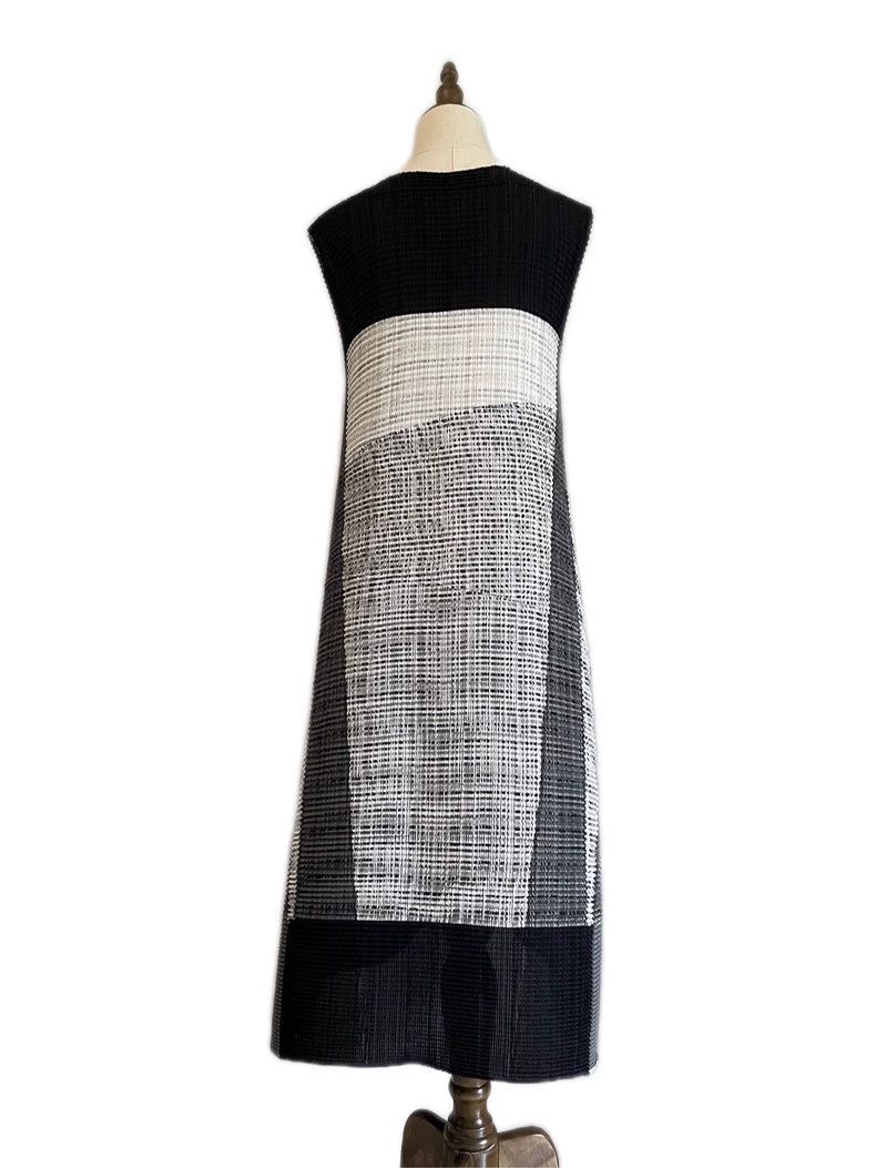 Issey Miyake Issey Miyake size:2 Black and grey main color block dress Size XS / US 0-2 / IT 36-38 - 3 Thumbnail