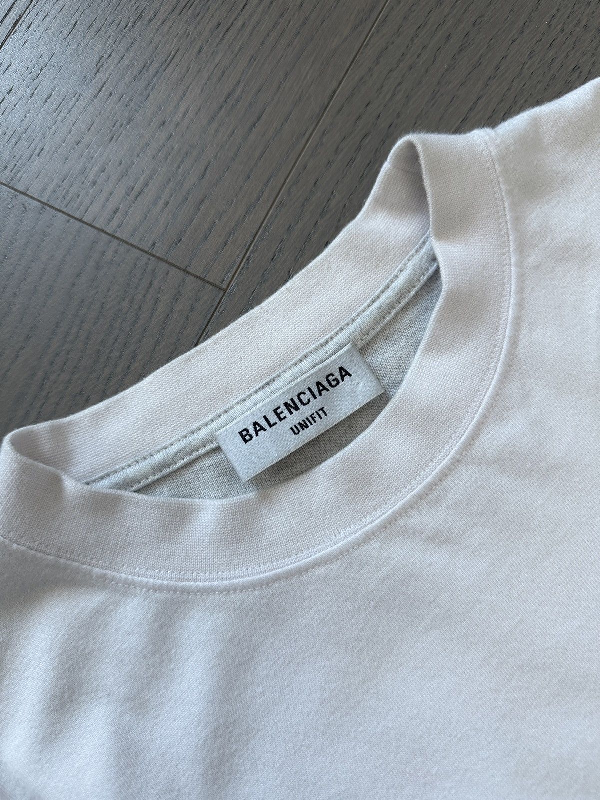 Balenciaga Balenciaga Upside Down T-Shirt Size US M / EU 48-50 / 2 - 3 Thumbnail