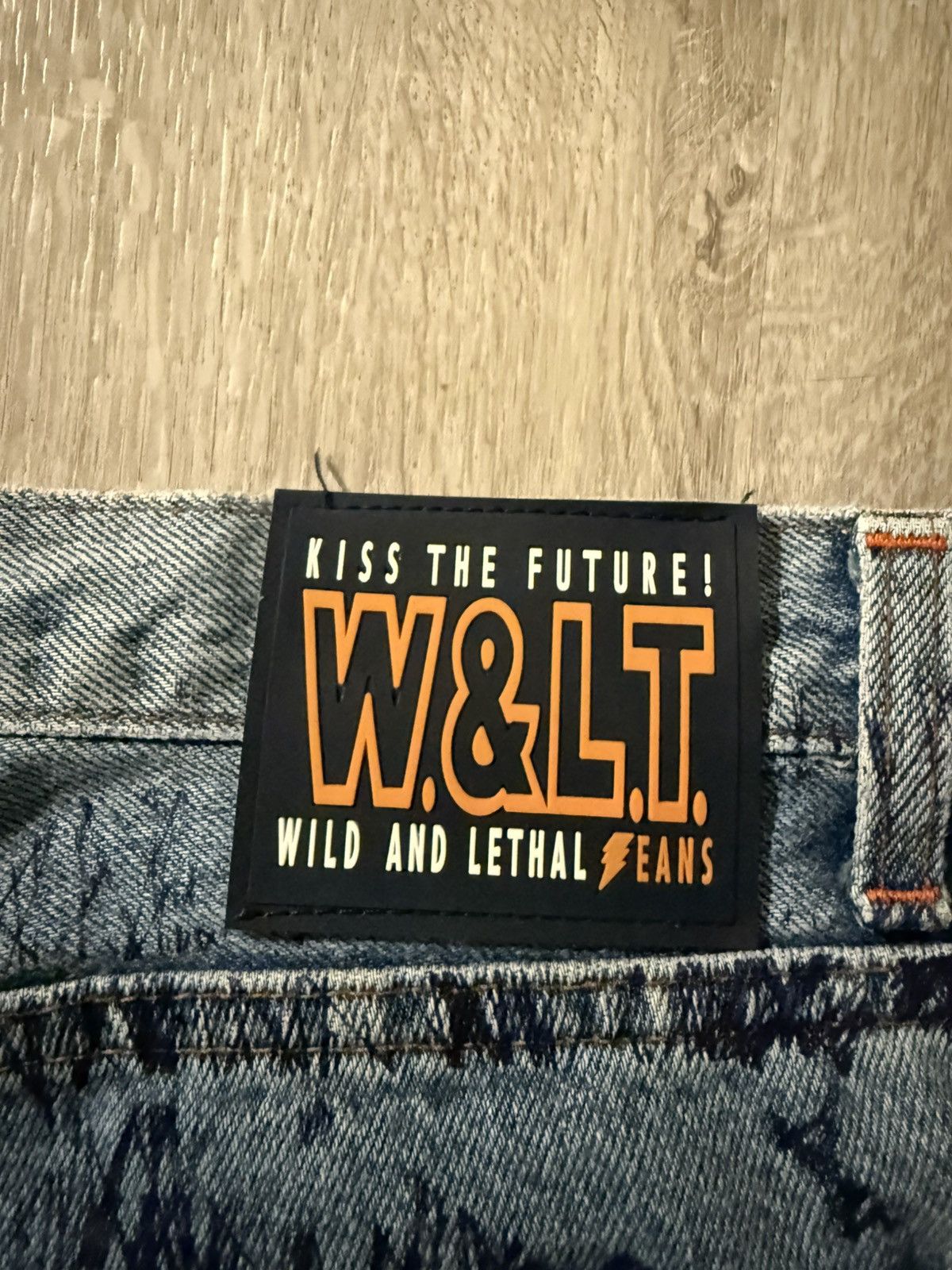 W&LT W&LT Walter Van Beirendonck Graffiti Cropped Denim Shorts Size US 36 / EU 52 - 4 Thumbnail