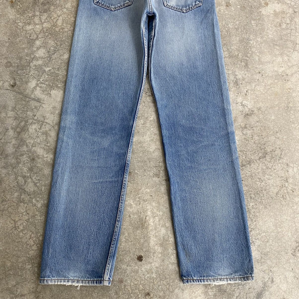 Levi's Vintage Late 90’s Levis 501 Faded Blue Distressed Jeans Size US 33 - 13 Thumbnail