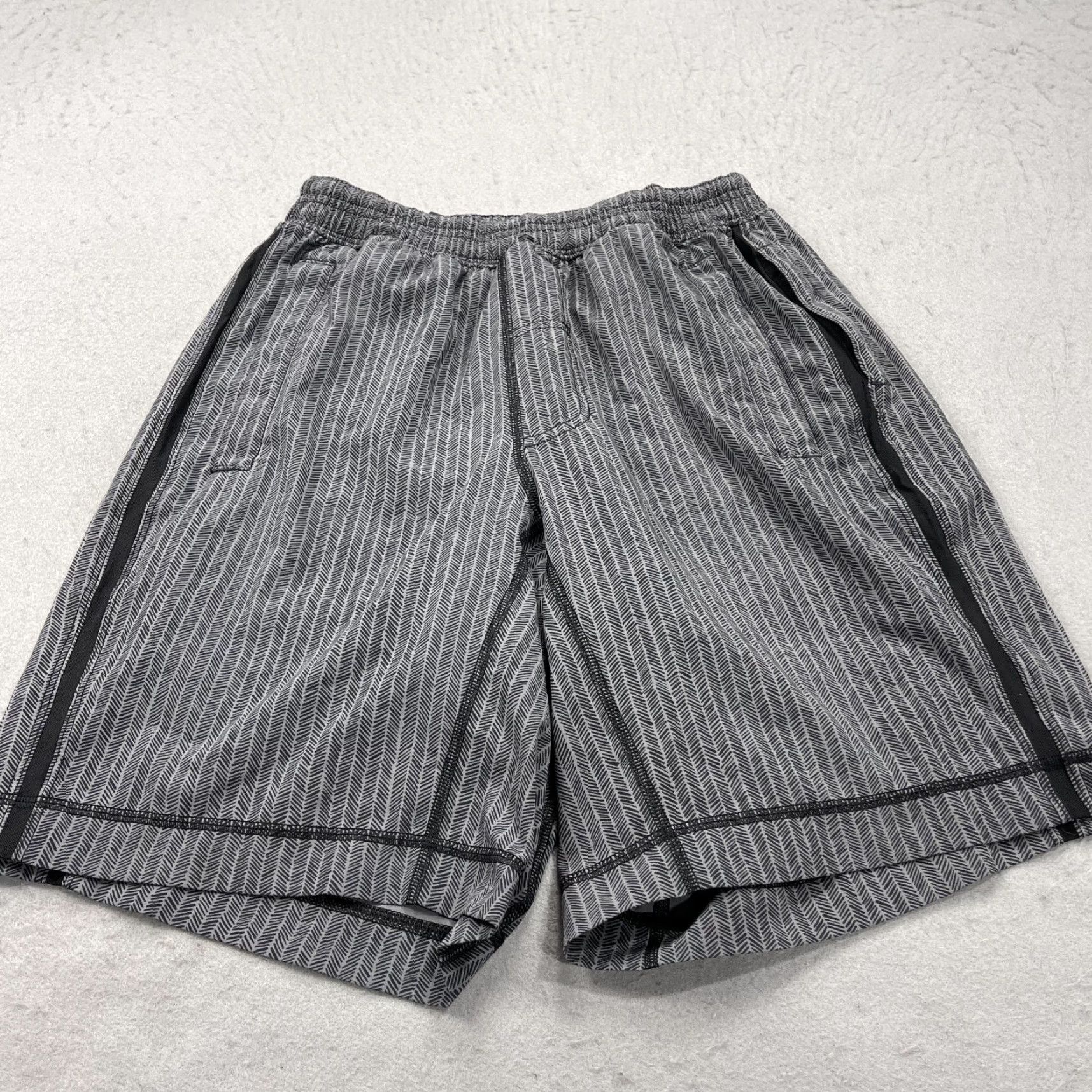 Lululemon Lululemon Shorts Mens S Gray Herringbone Pace Breaker Lined 9 Inch Gym Size US 29 - 2 Thumbnail