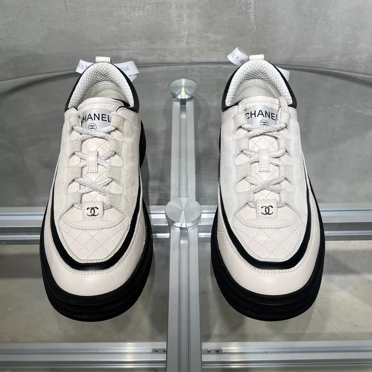 Chanel White Quilted Low-Top Sneakers Size US 8.5 / EU 41-42 - 1 Thumbnail