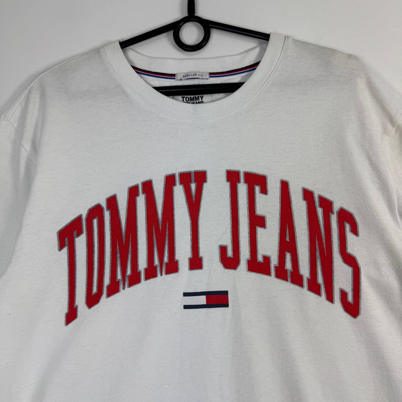 Tommy Jeans Tommy Jeans Spell Out Logo T-Shirt White Red Mens Size L Size US L / EU 52-54 / 3 - 2 Thumbnail