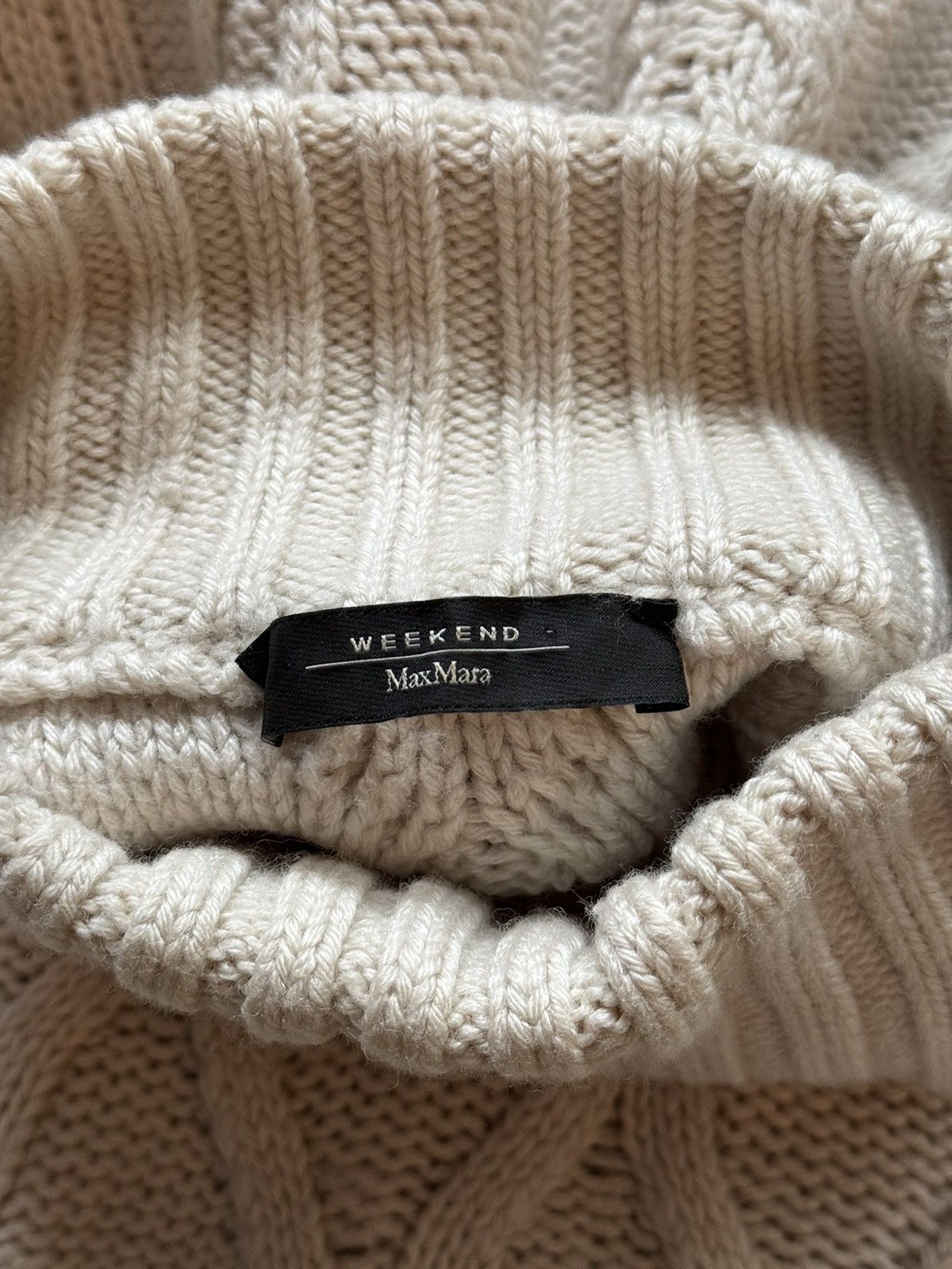 Max Mara Max Mara Weekend 100% wool cable knit turtleneck sweater Size L / US 10 / IT 46 - 8 Thumbnail