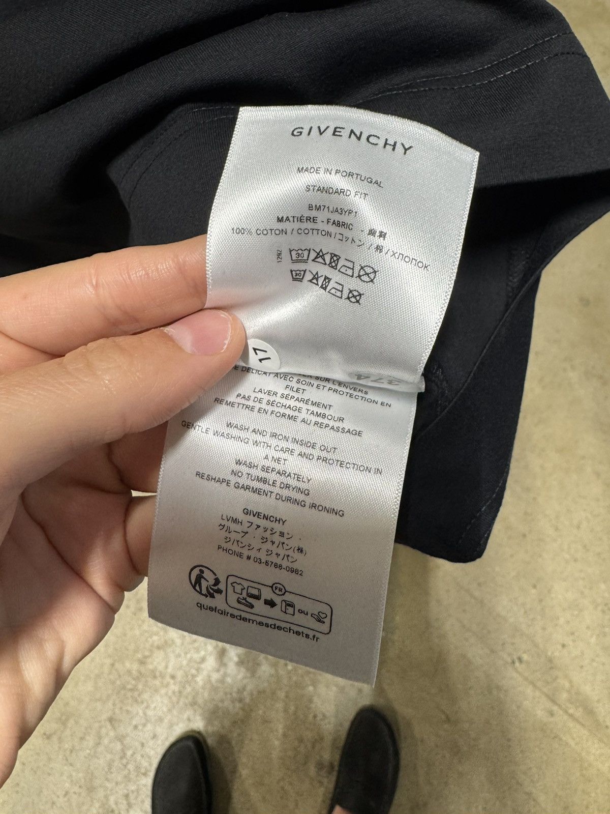 Givenchy Givenchy Logo Embossed T-Shirt NEW 600$ Size US L / EU 52-54 / 3 - 5 Thumbnail