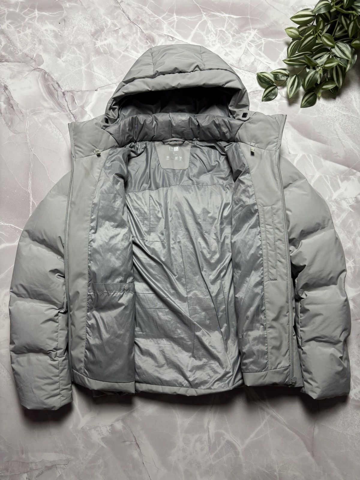 Uniqlo UNIQLO Seamless Down Parka 3D Cut Puffer Jacket Light Gray M Size US M / EU 48-50 / 2 - 11 Thumbnail