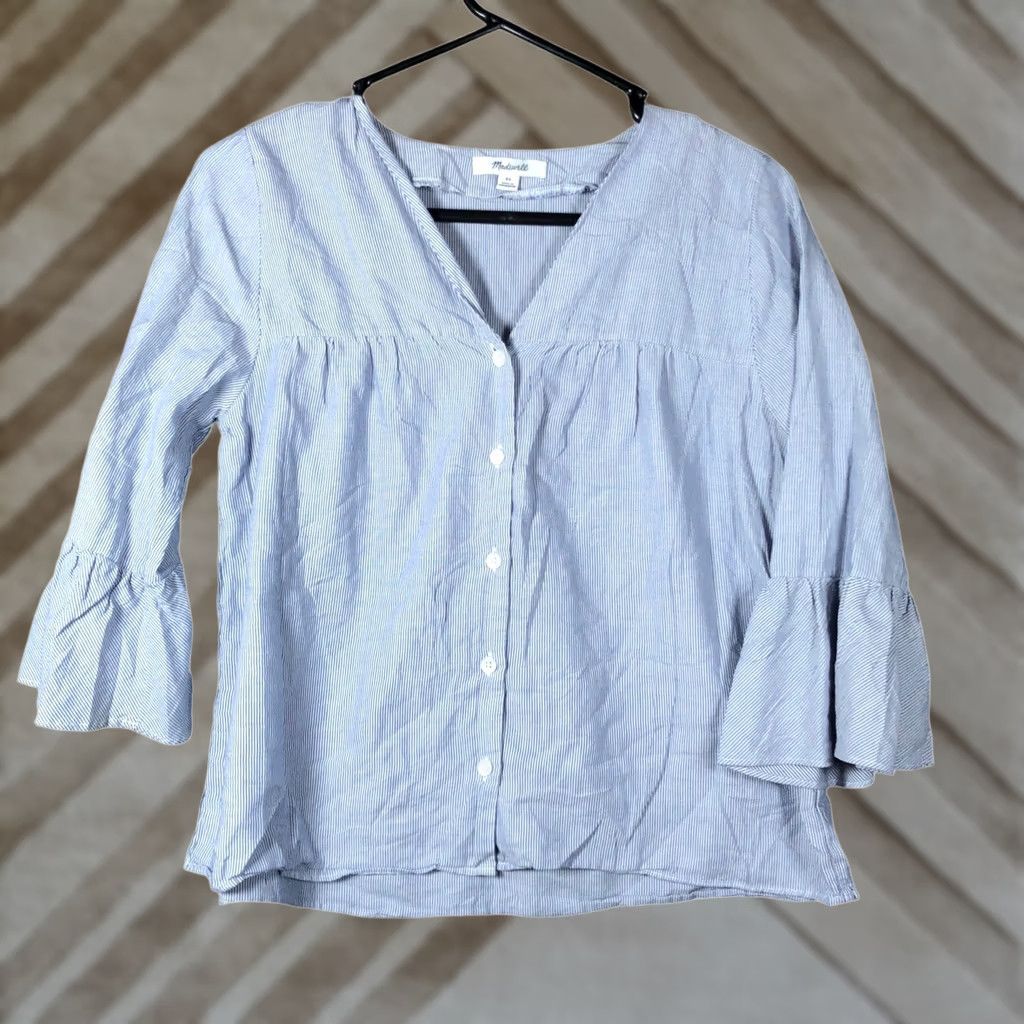Madewell Madewell Shirt Blue White Veranda Bell Sleeve Button Down XS Adults Womens Shirt Bell Sleeve Casual Preppy Normcore 3/4 Sleeve Lightweight Easy Care Size XS / US 0-2 / IT 36-38 - 1 Thumbnail