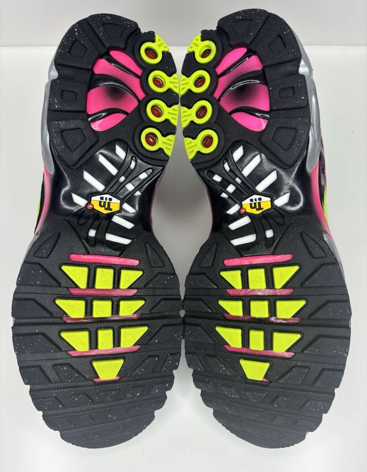 Nike Size 9 - NIKE AIR MAX PLUS MERCURIAL BLACK HYPER PINK VOLT Size US 9 / EU 42 - 10 Thumbnail