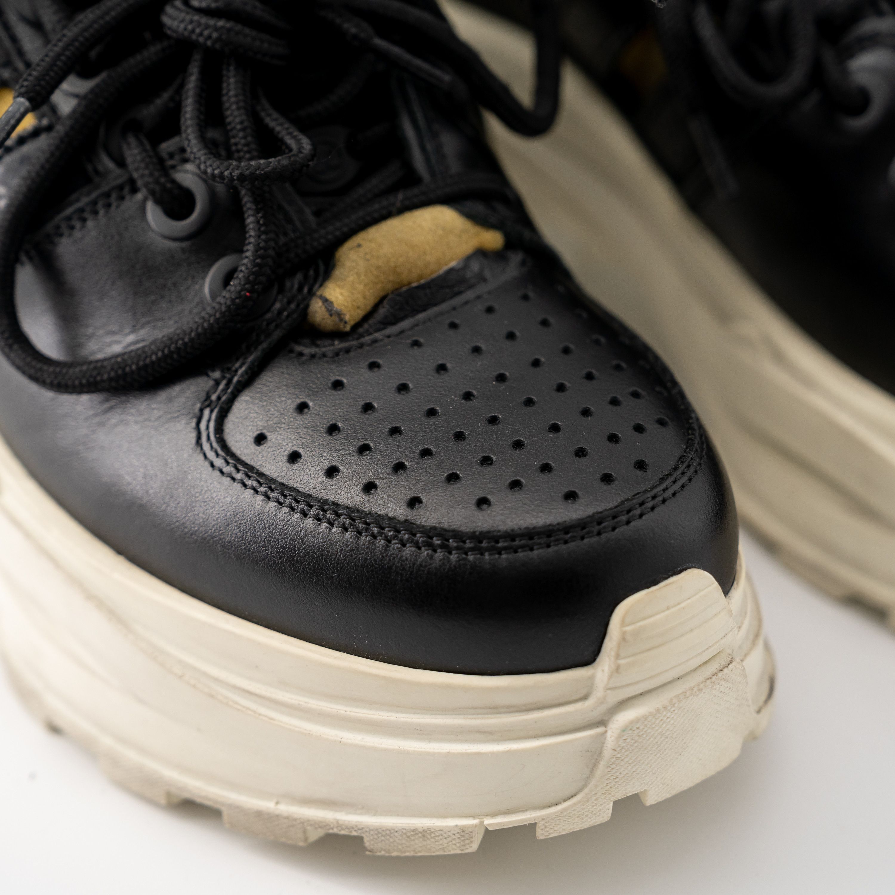 Maison Margiela 40 MM6 Maison Margiela Sneakers Black Retro Fit Black Size US 7 / EU 40 - 10 Thumbnail
