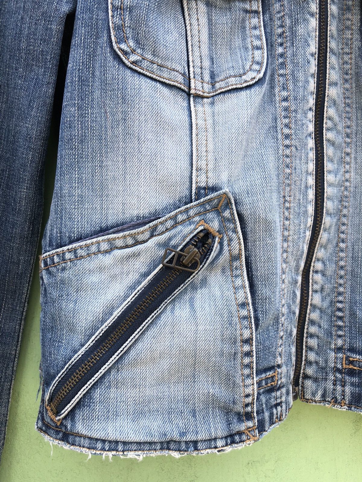Burberry Burberry London Blue Label Denim Jacket Vintage Japan Only Size M / US 6-8 / IT 42-44 - 4 Thumbnail