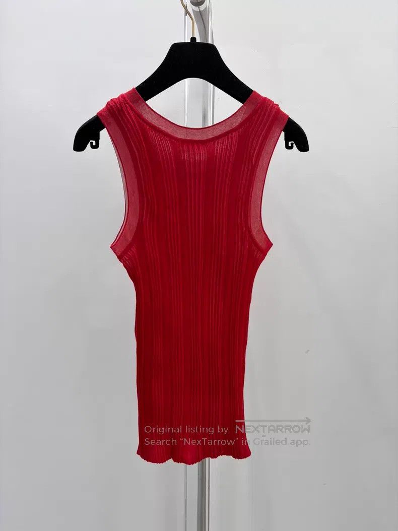 Chanel Chanel Red vest Size XS / US 0-2 / IT 36-38 - 2 Thumbnail