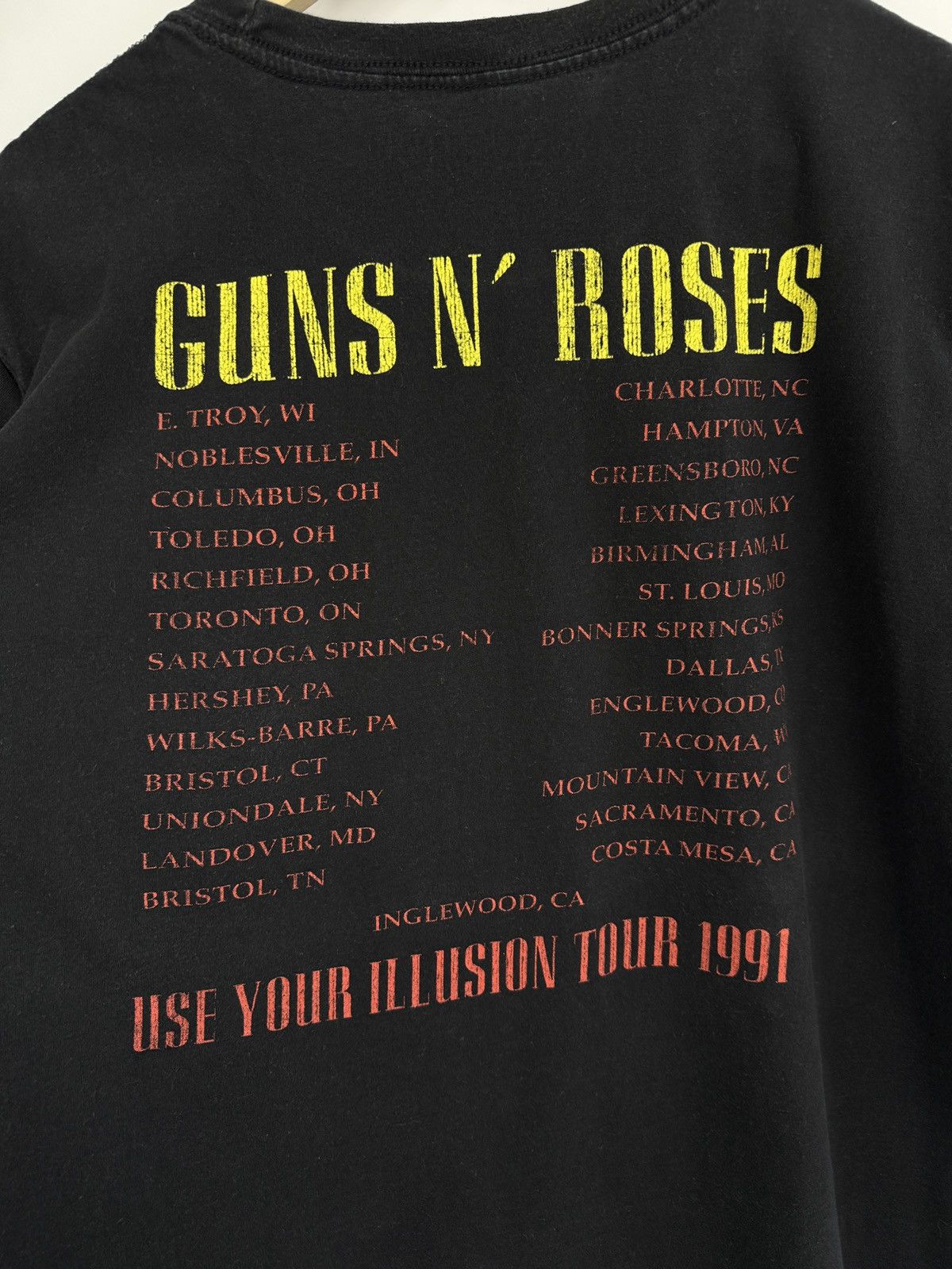 Guns N' Roses 🇺🇸 Guns N Roses Civil War Use Your Illusion 1991 Tour T-Shirt Size US L / EU 52-54 / 3 - 8 Thumbnail