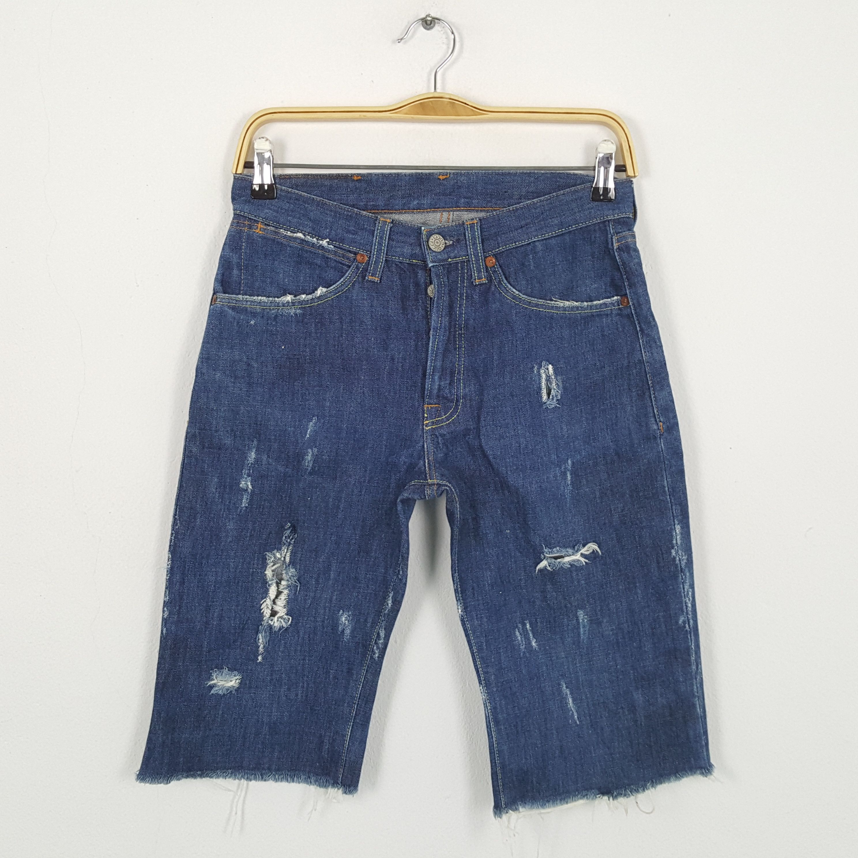 image of Vintage Gucci Italian Luxury Fashion Brand Short Jeans in Blue Jean, Men's (Size 27)