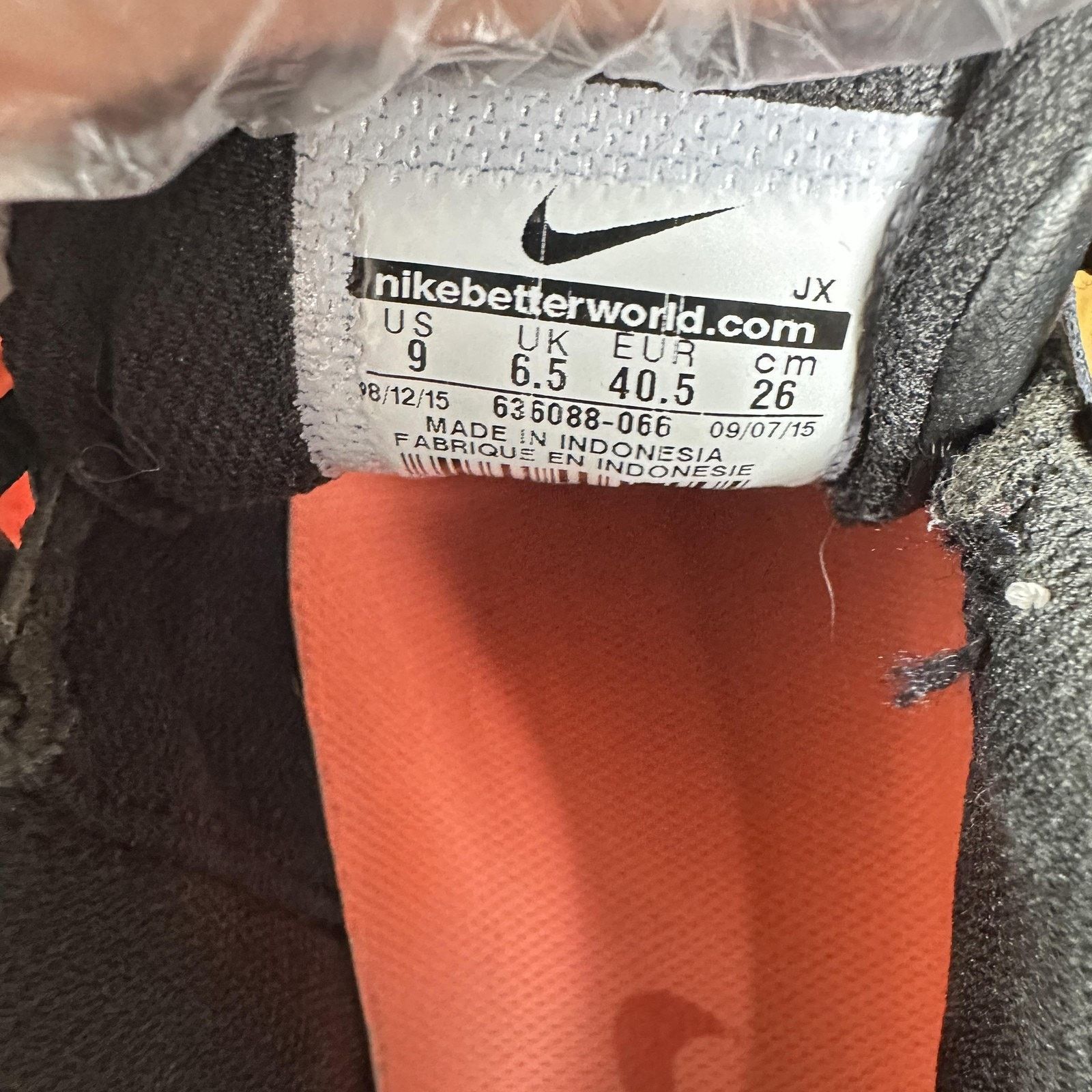 Nike Nike Shox NZ Shoes Womens Size 9 Running Athletic 636088-066 Size US 9 / IT 39 - 8 Thumbnail