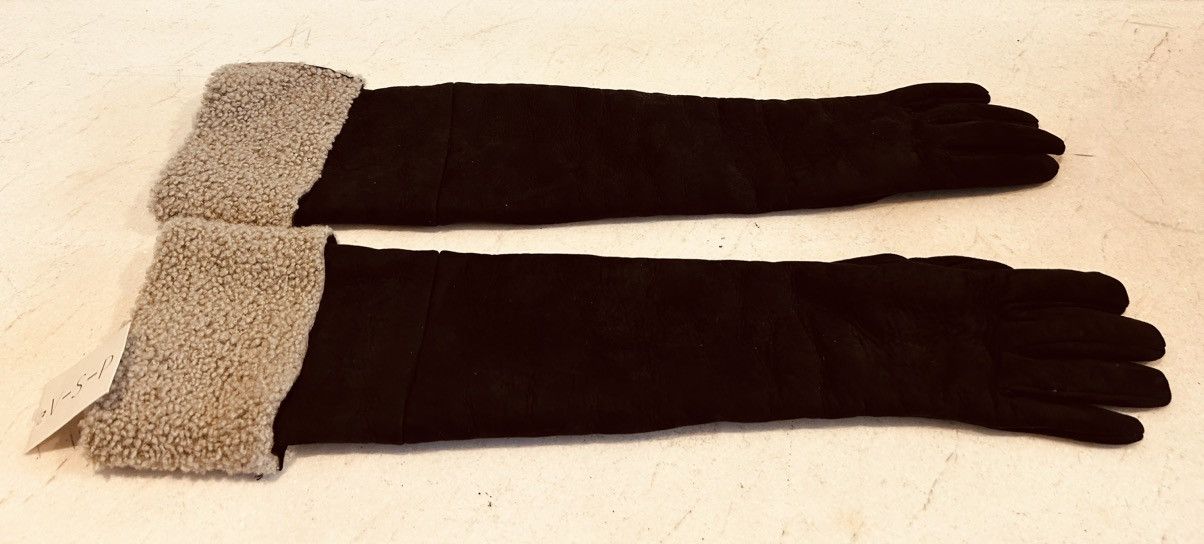 Yves Saint Laurent Yves saint Laurent suede and shearling gloves. 7.5 Size ONE SIZE - 3 Thumbnail