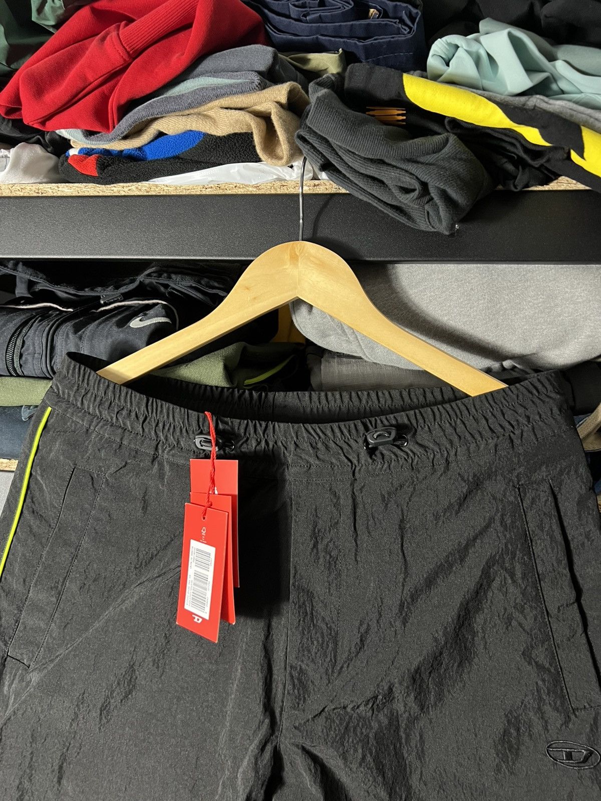 Diesel Diesel Crinkle Nylon Tech Track Pants Black/Neon Size 48 W32 Size US 32 / EU 48 - 7 Thumbnail