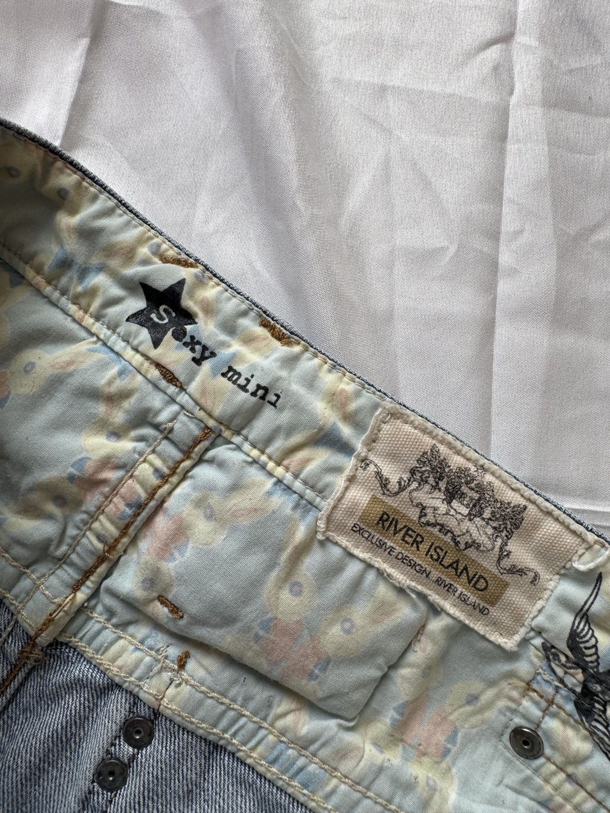 Hysteric Glamour Y2K Super Sexy Vintage Distressed Denim Mini Skirt Size 32" / US 10 / IT 46 - 7 Thumbnail
