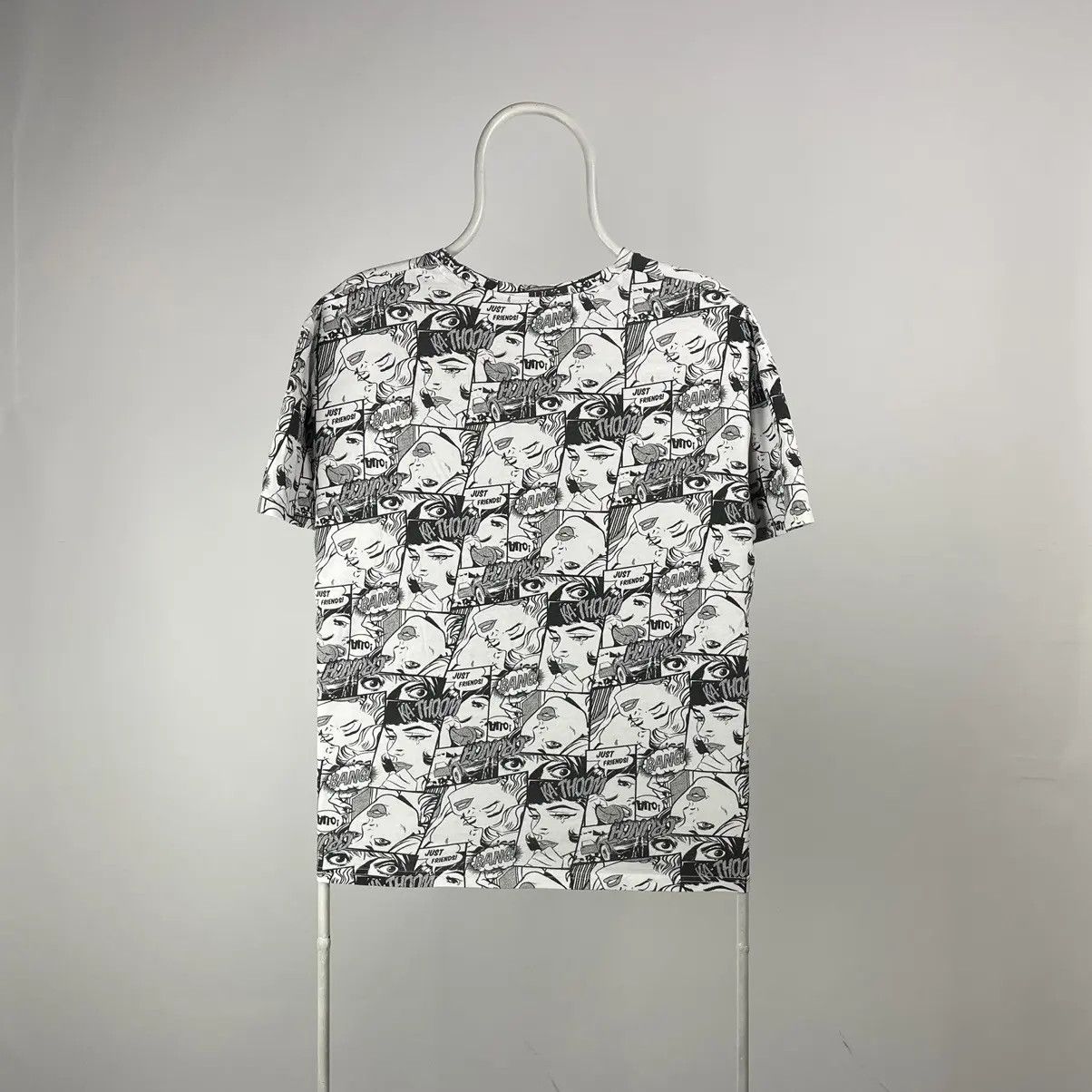 Japanese Brand Comics T-shirt multi logo band tee size Small Size US S / EU 44-46 / 1 - 5 Thumbnail