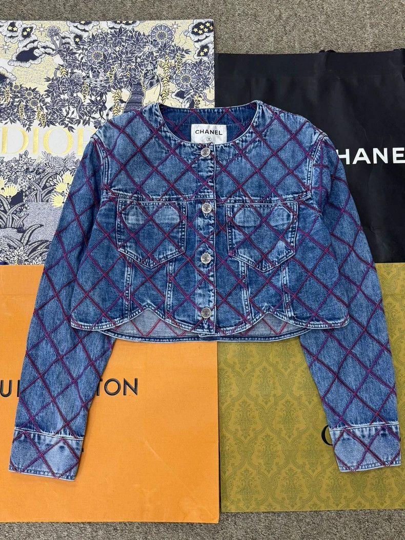 Chanel Chanel 22M Limited Coco Beach Blue and Red Diamond Denim J Size XS / US 0-2 / IT 36-38 - 1 Thumbnail
