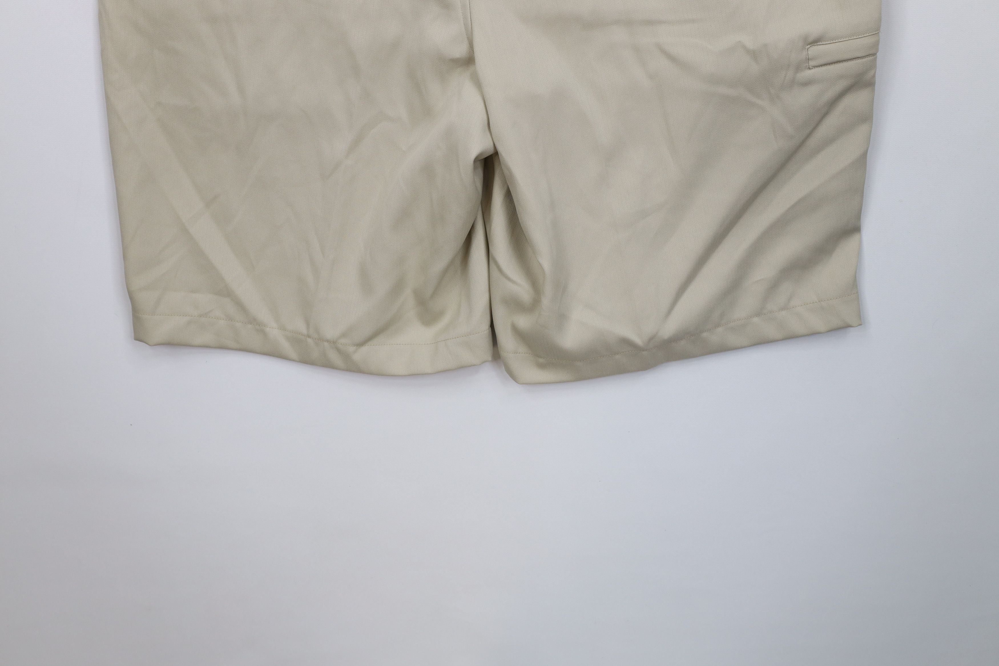 Under Armour Deadstock Vintage Y2K 2005 Under Armour Cargo Shorts Beige Size US 34 / EU 50 - 14 Thumbnail