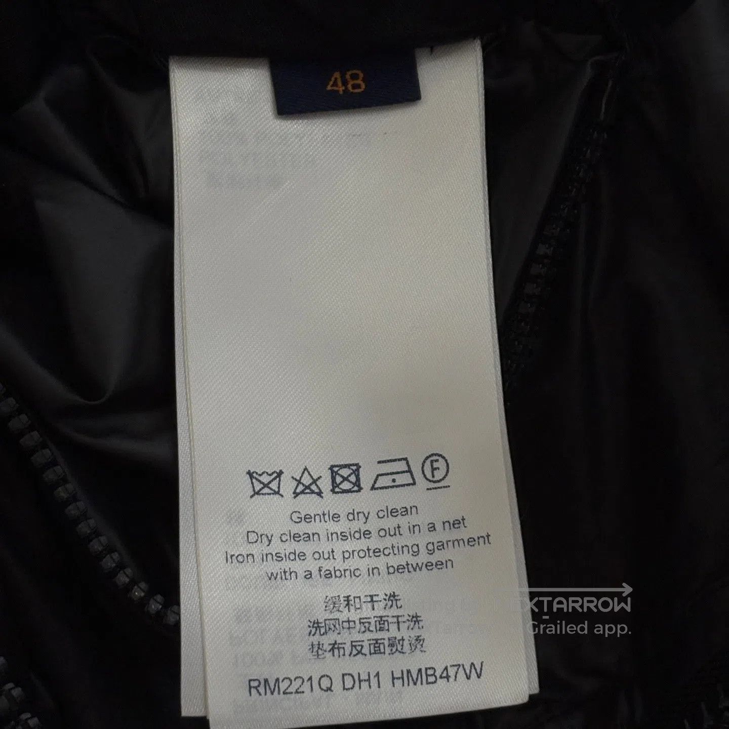 Louis Vuitton Louis Vuitton size48 Three-color embossed patterned hooded Size US M / EU 48-50 / 2 - 4 Thumbnail