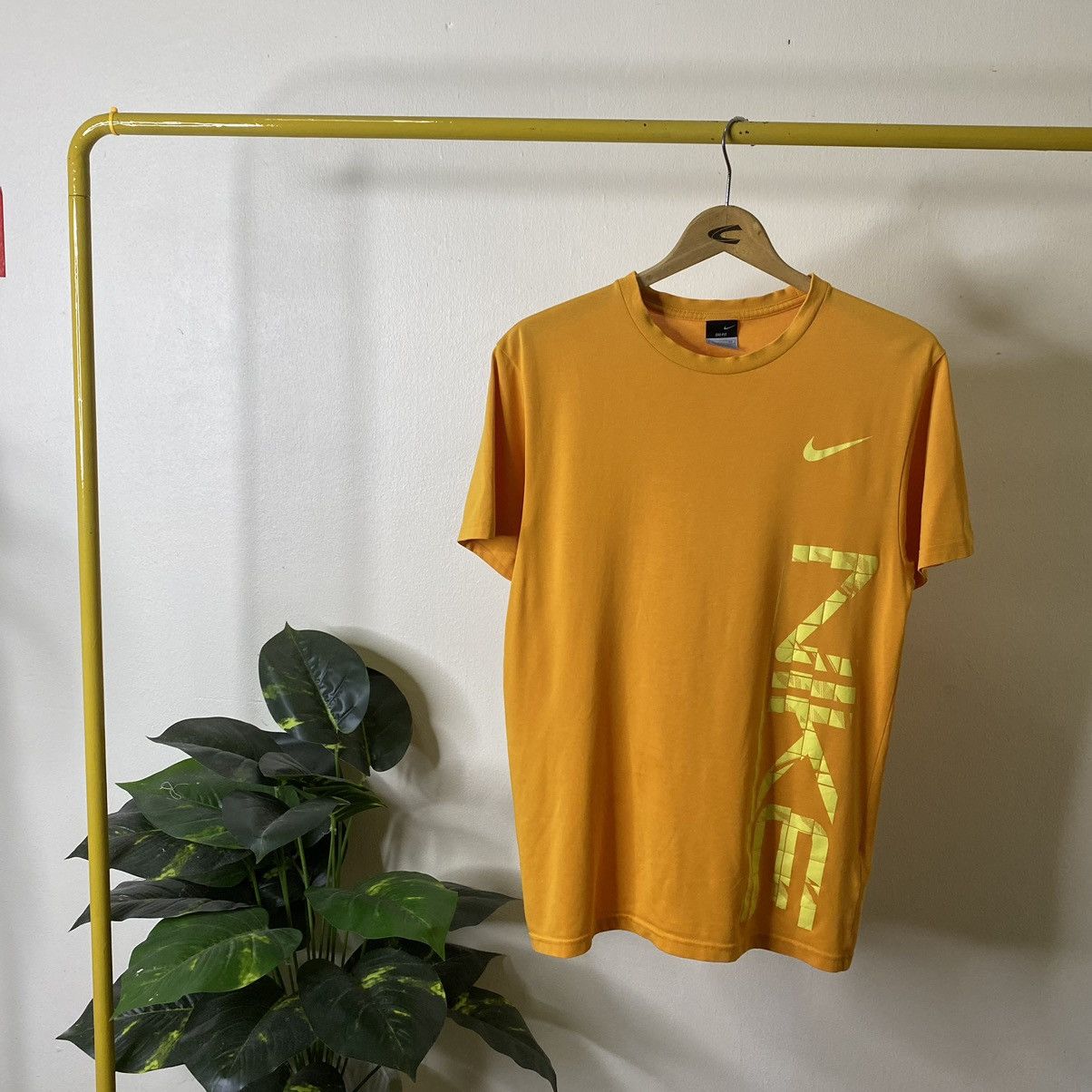 Nike × Vintage Vintage 2000s Nike Block Spell Out Tee Size US S / EU 44-46 / 1 - 1 Thumbnail