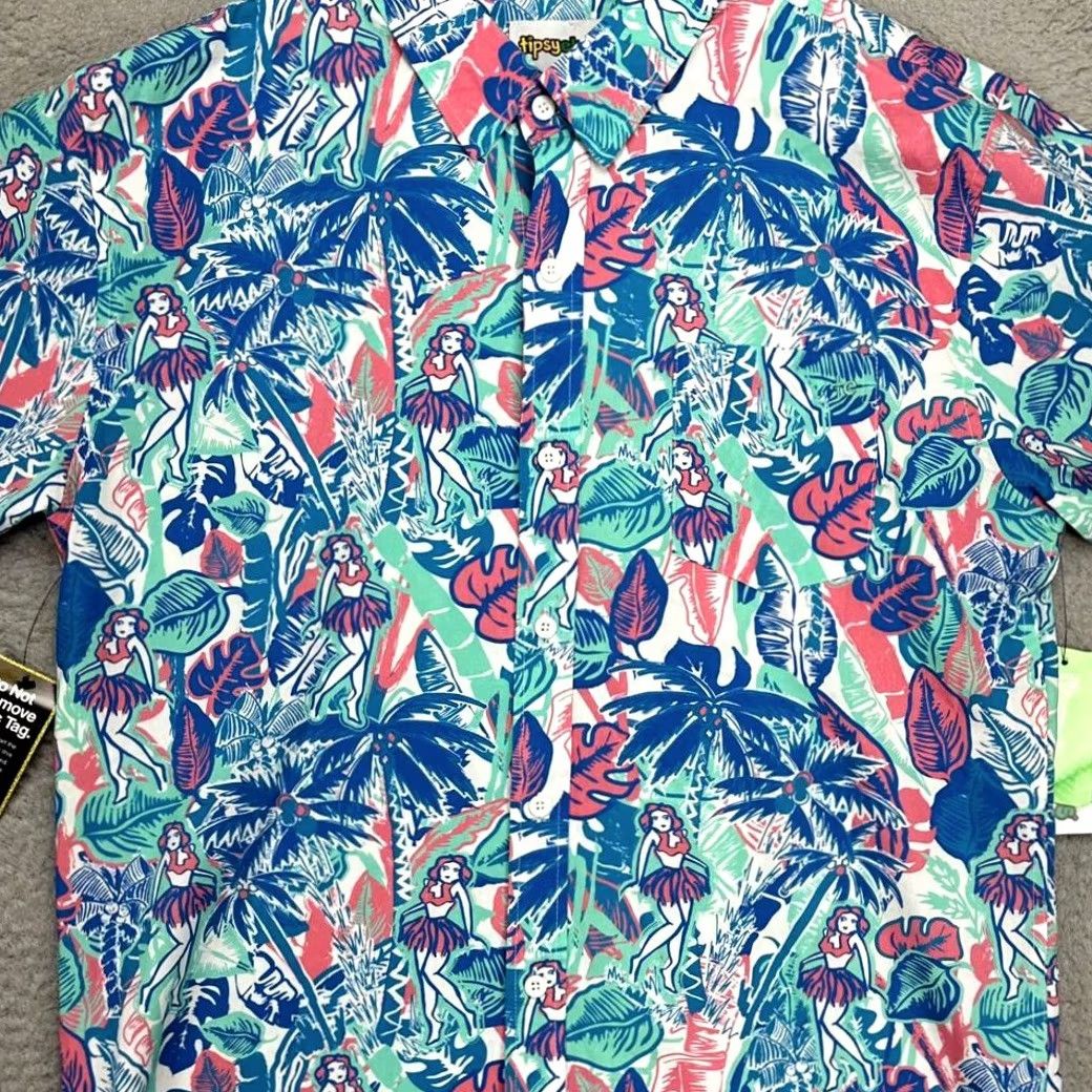 Vintage Tipsy Elves Island Breeze Hawaiian Shirt Adult XL Blue Mens Preppy Geometric Button-Up Short Sleeve Breathable Crowned by: Tipsy Elves Island Breeze Size US XL / EU 56 / 4 - 2 Thumbnail